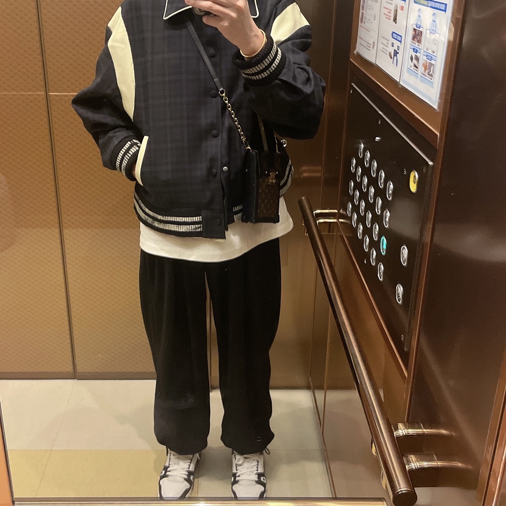 Ader Error Tedd Jacket Noir, Jil Sander Logo T-Shirt Natural - 22SS 착용 스타일