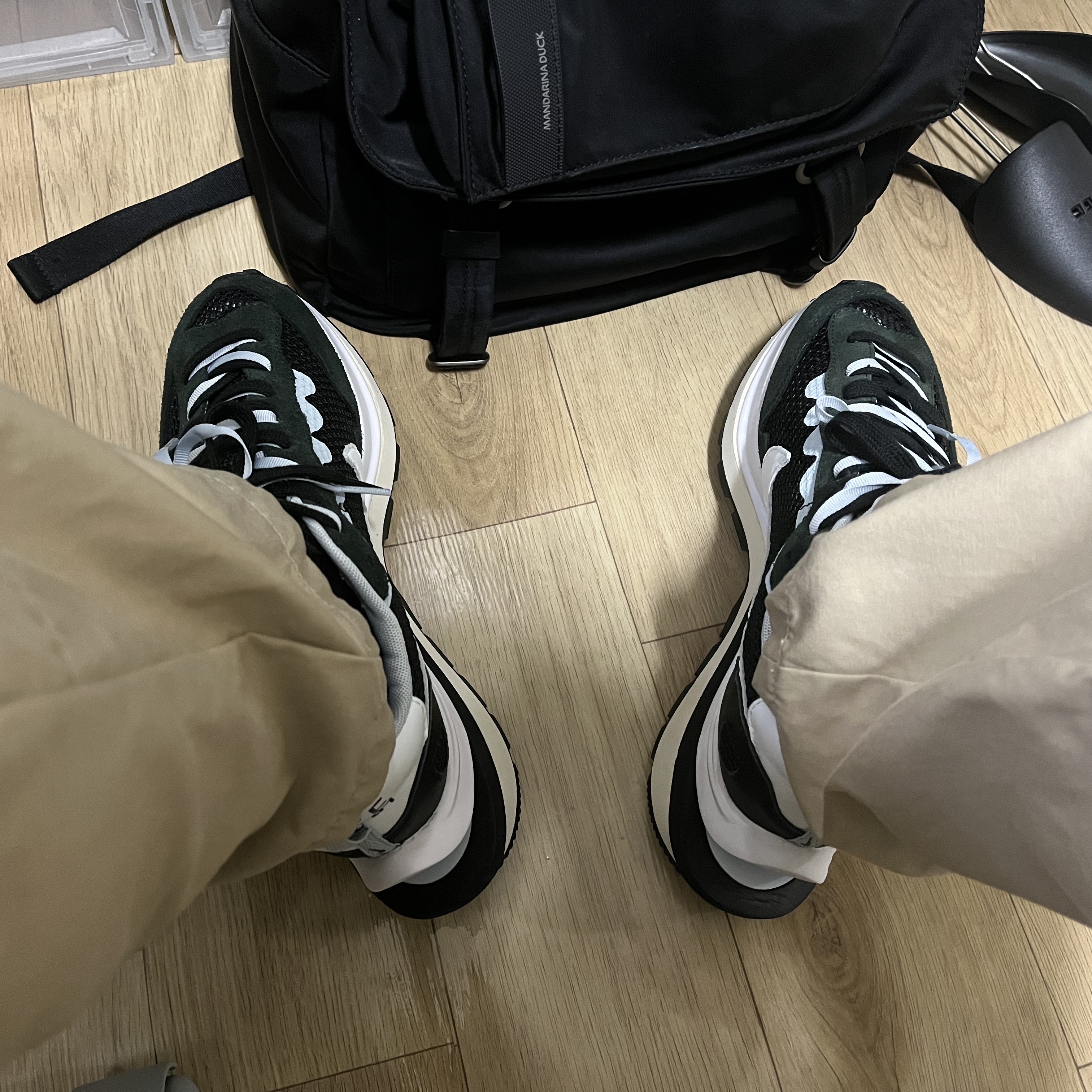 Nike x Sacai VaporWaffle Black White 착용 스타일
