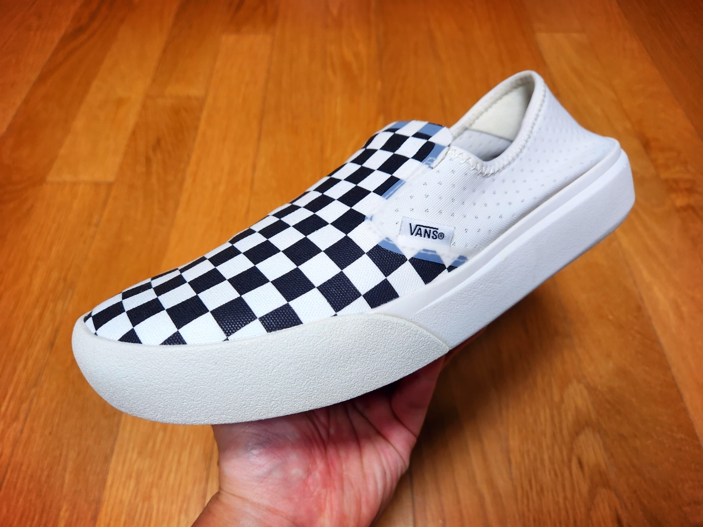 Vans Checkerboard Comfycush One Marshmallow 착용 스타일 - 1