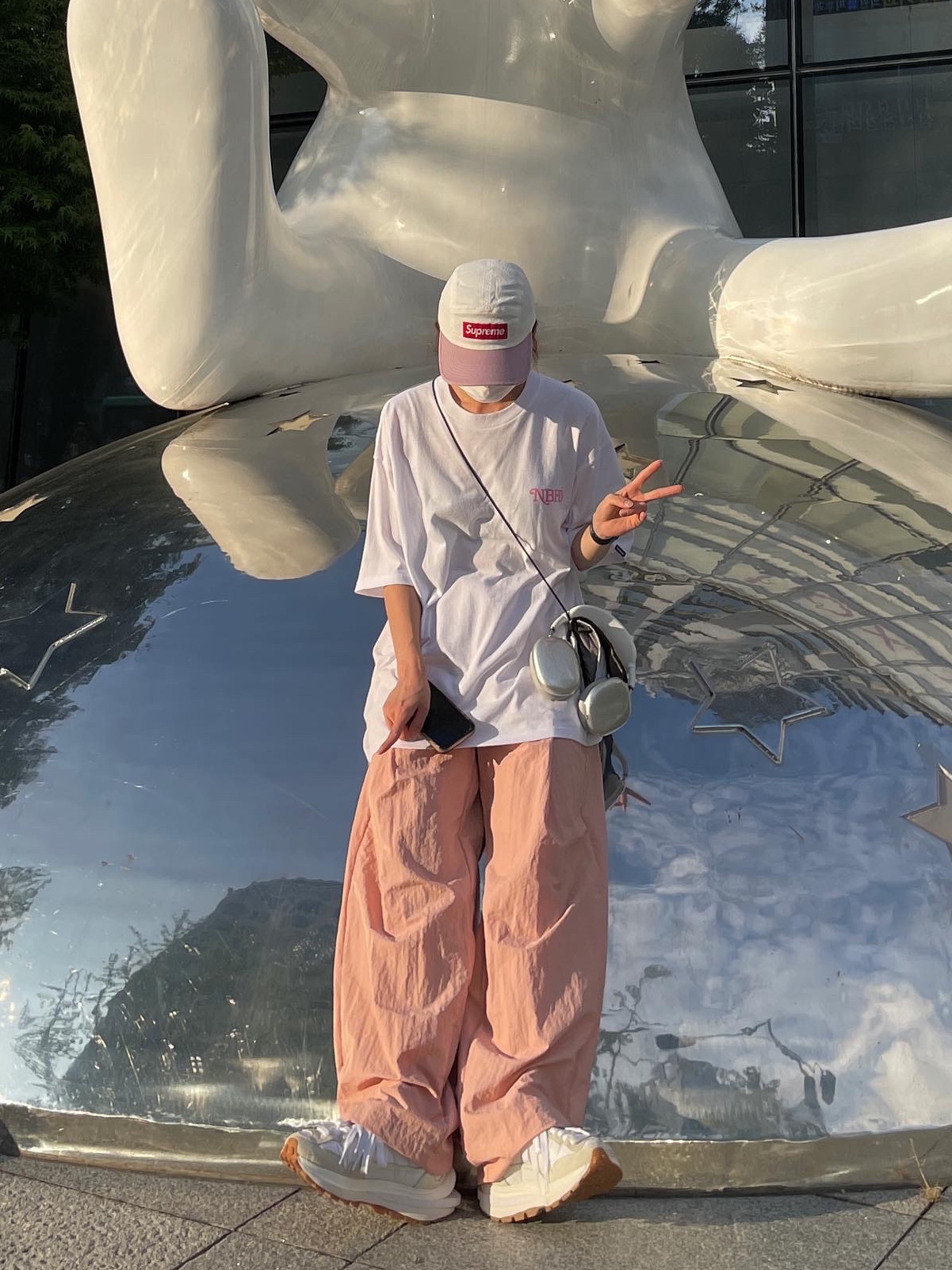 Nike x Sacai VaporWaffle White and Gum, Supreme 2-Tone Twill Camp Cap White - 22SS 착용 스타일 - 1