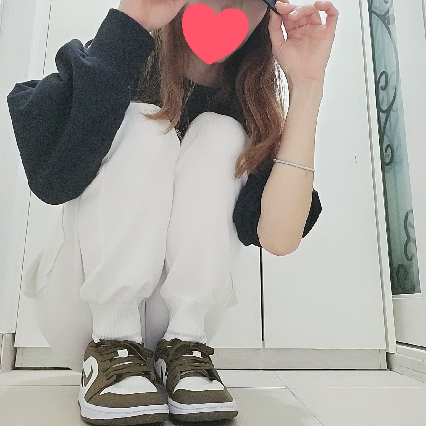 (W) Jordan 1 Low SE Light Olive 착용 스타일 - 2