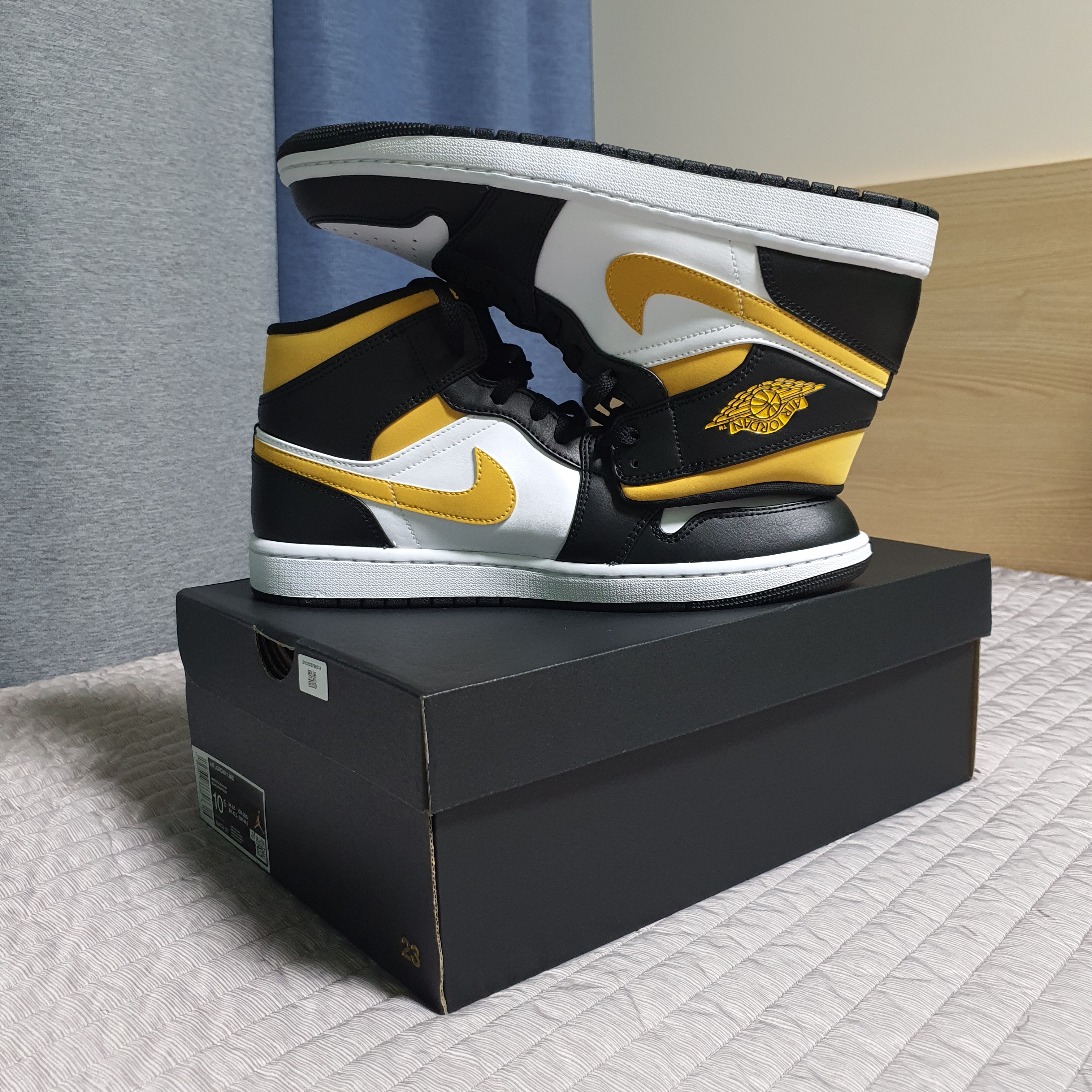 Jordan 1 Mid Pollen 착용 스타일 - 3
