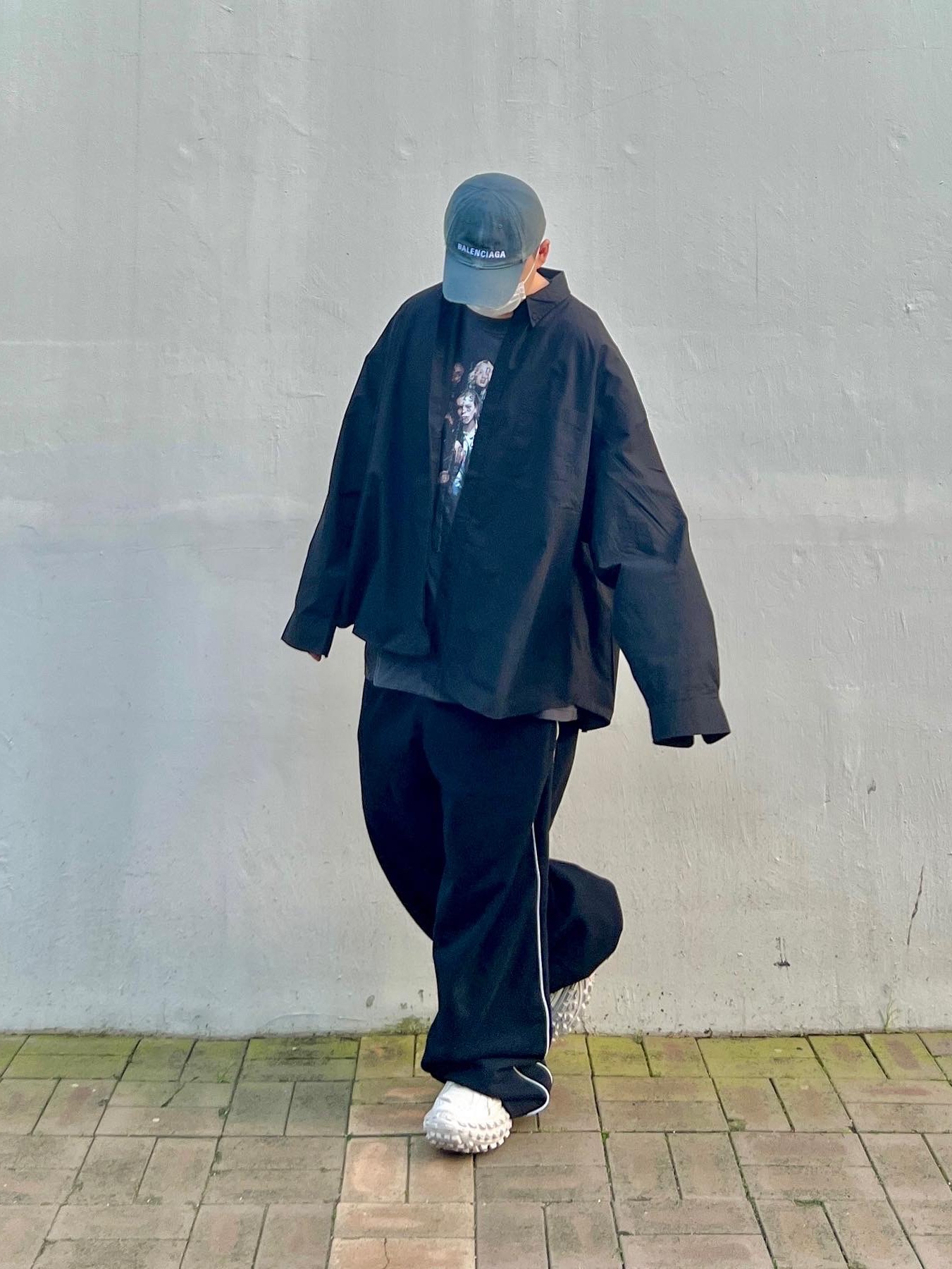 Balenciaga Defender Sneakers Beige 착용 스타일 - 4