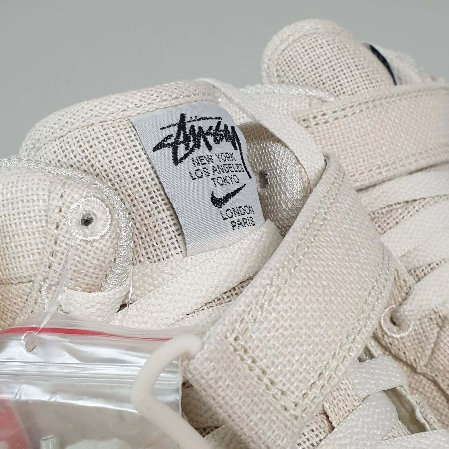 Nike x Stussy Air Force 1 '07 Mid SP Fossil 착용 스타일 - 3