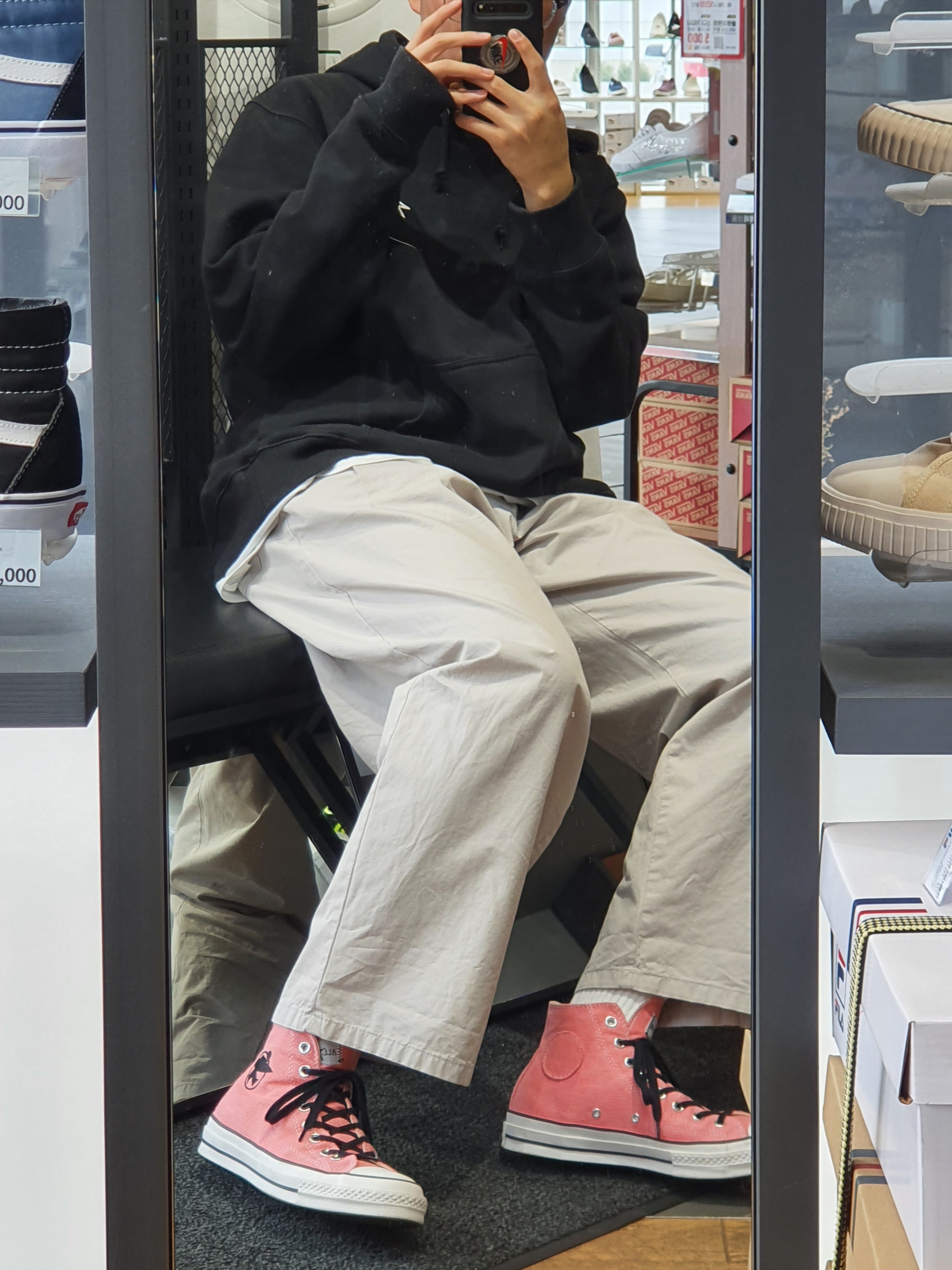Converse x Stussy Chuck 70 High Plumeria, Stussy 8 Ball Hoodie Black - 21FW 착용 스타일