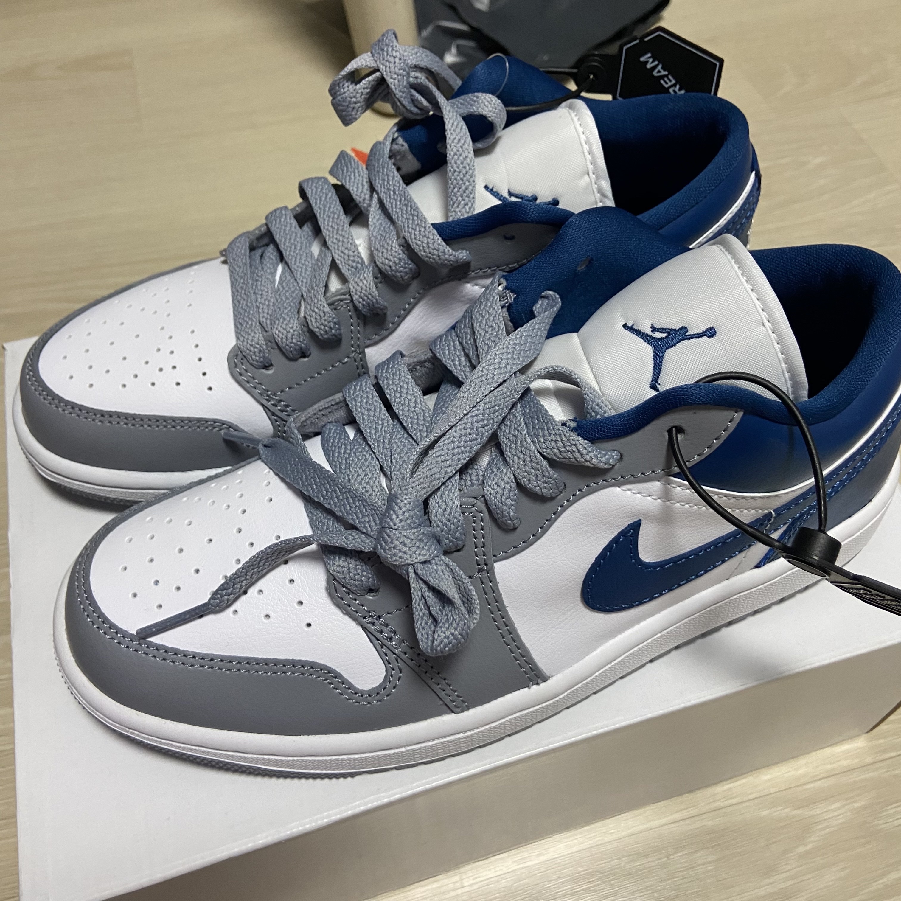 (W) Jordan 1 Low White Grey Blue 착용 스타일