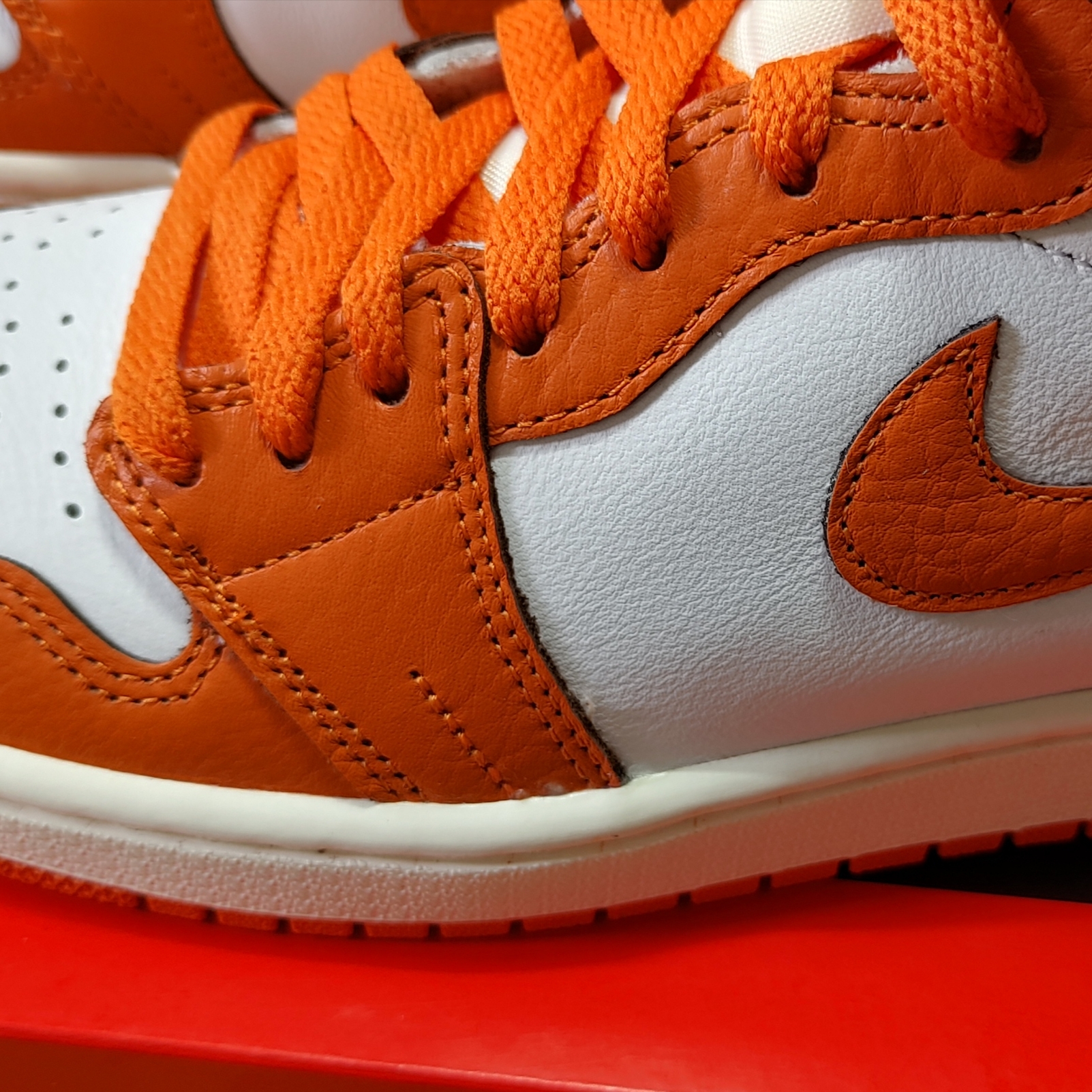 (W) Jordan 1 Retro High OG Starfish 착용 스타일 - 3