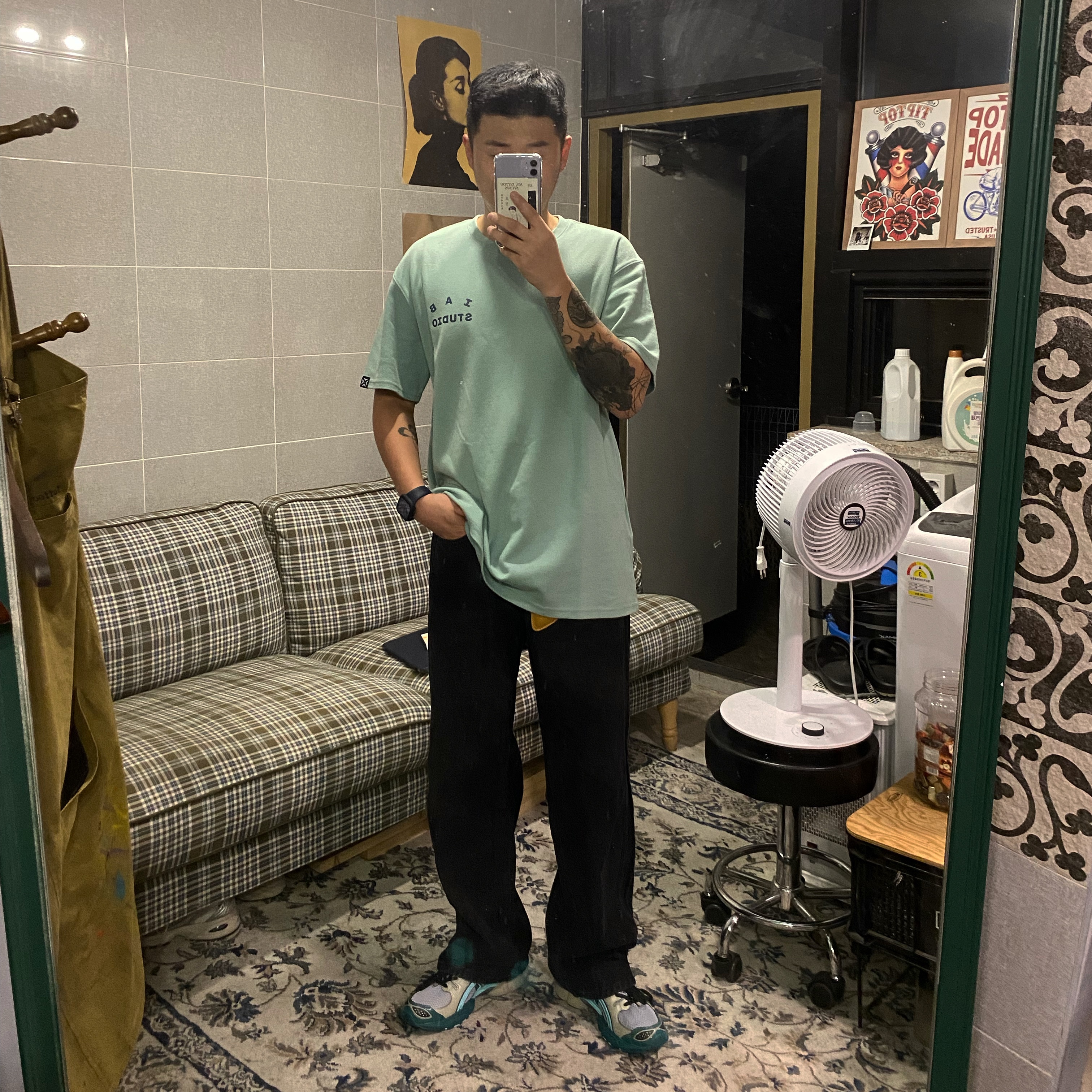 Asics UB3-S Gel-Nimbus 9 Piedmont Grey, IAB Studio x League of Legends T-Shirt 착용 스타일