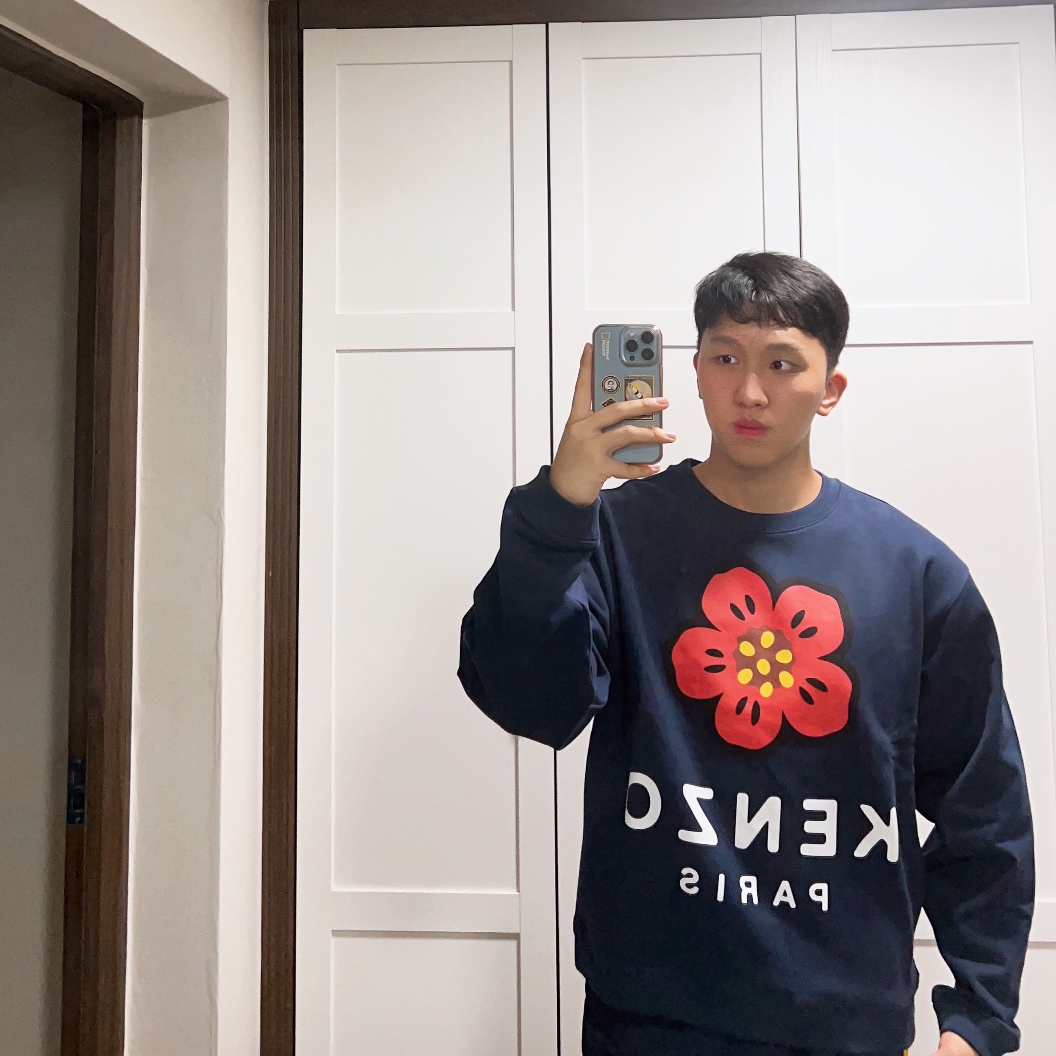 Kenzo Boke Flower Sweatshirt Midnight Blue 착용 스타일 - 1