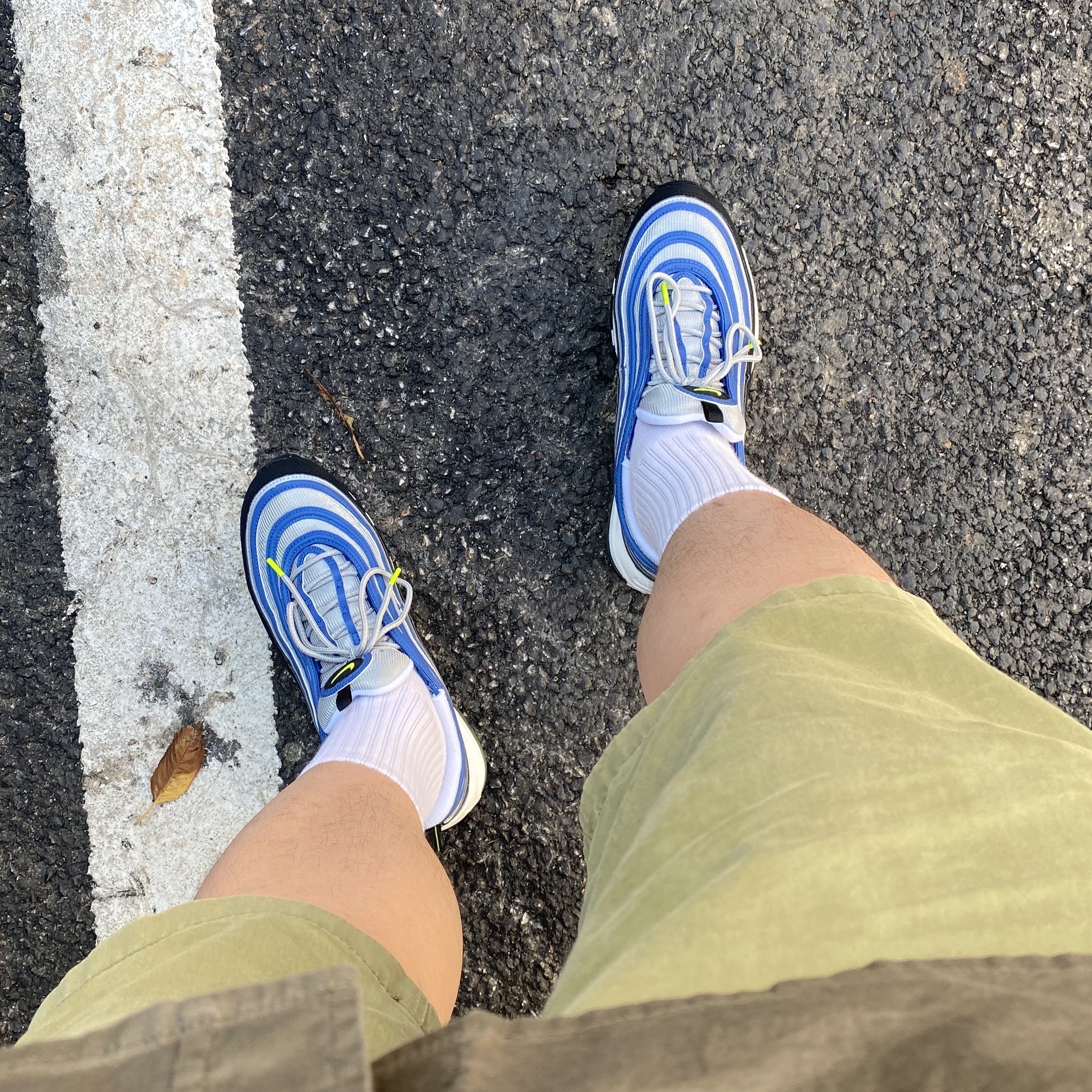 Nike Air Max 97 OG Atlantic Blue and Voltage Yellow 착용 스타일