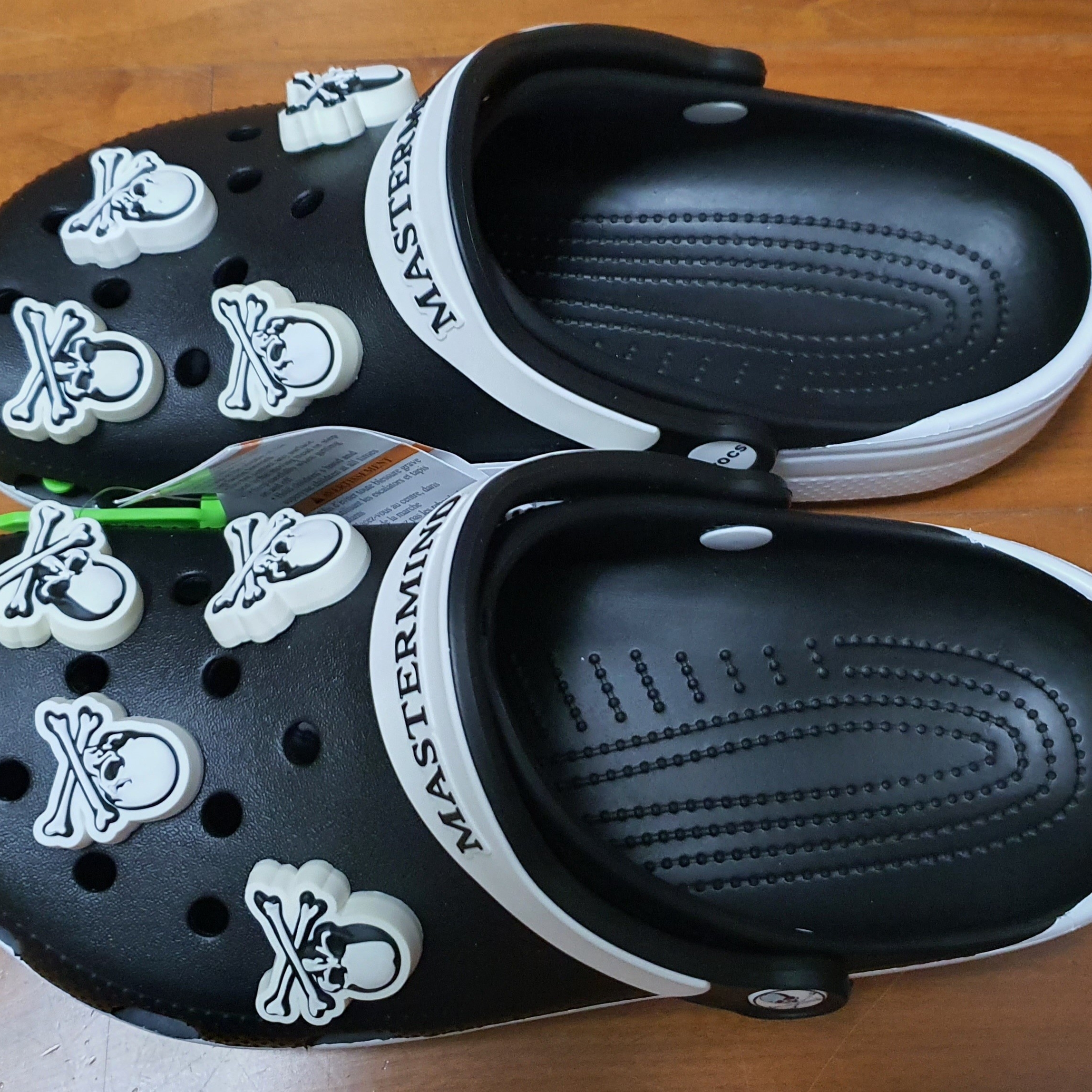 Crocs x Mastermind Classic Clog Black White 착용 스타일