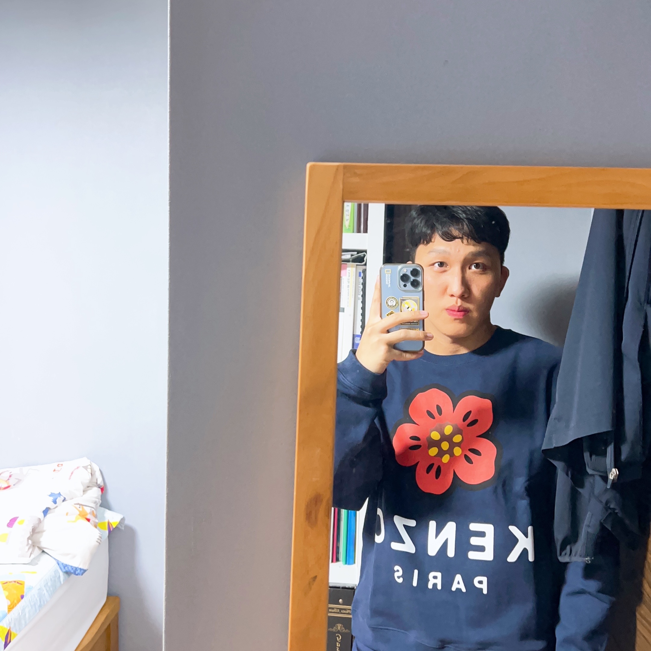 Kenzo Boke Flower Sweatshirt Midnight Blue 착용 스타일 - 5