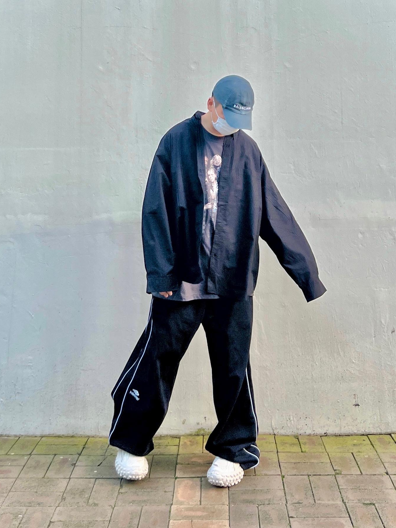 Balenciaga Defender Sneakers Beige 착용 스타일 - 5