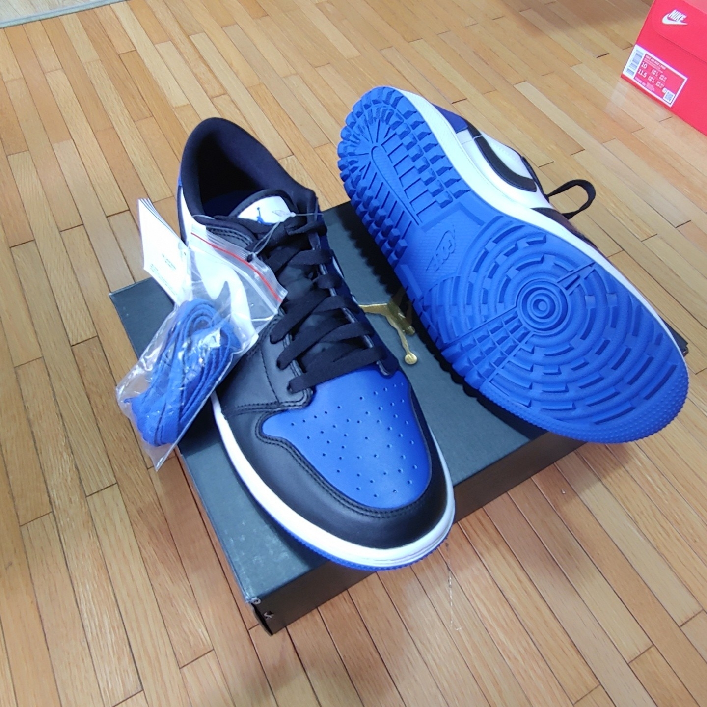 Jordan 1 Low Golf Sport Royal 착용 스타일 - 2