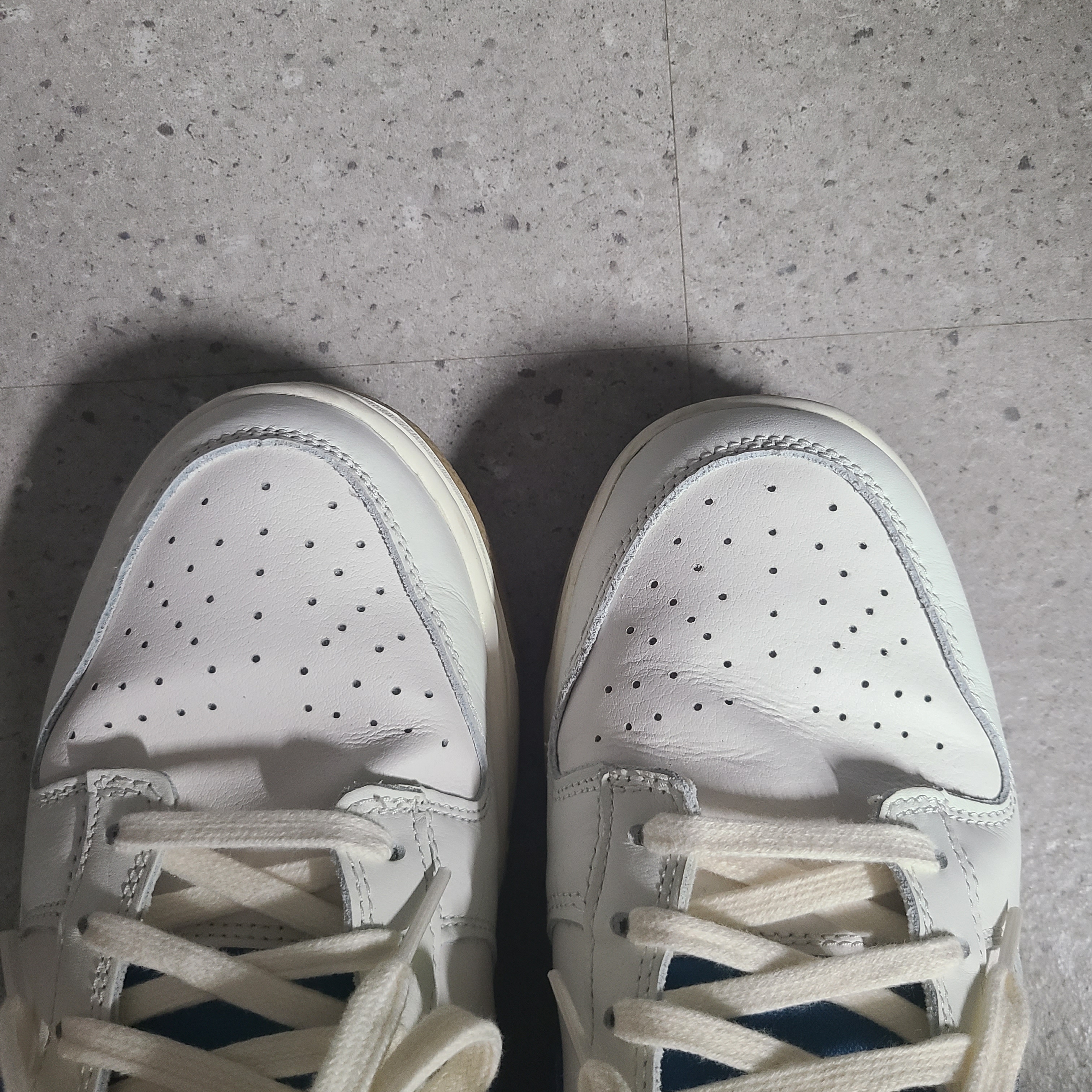 Nike Dunk Low SE Sail Dark Marina Blue 착용 스타일 - 1