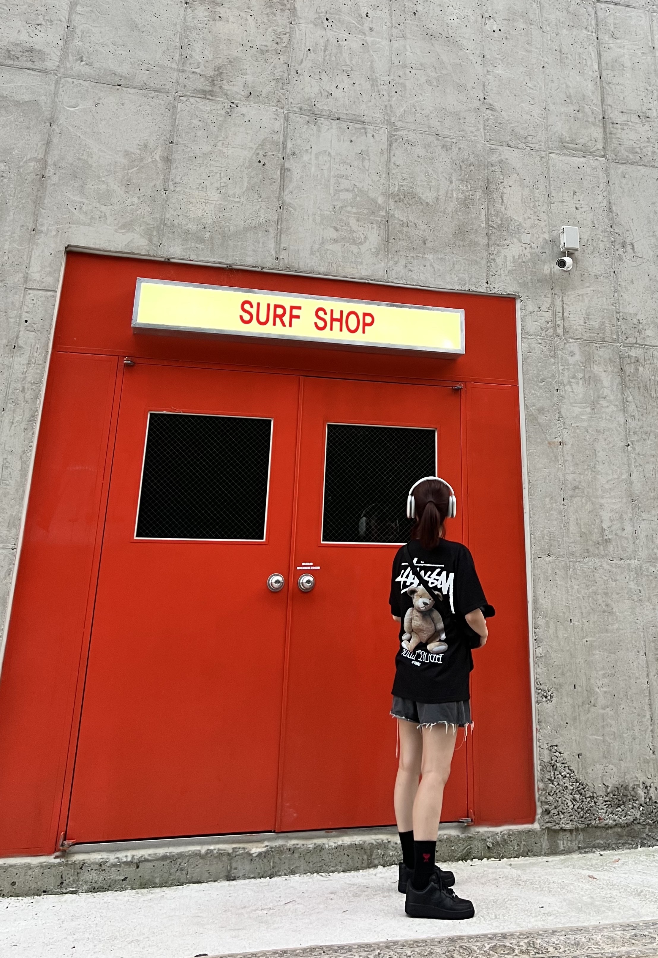 Apple AirPods Max Lightning Silver (Korean Ver.), Stussy Built Tough T-Shirt Black 착용 스타일 - 2
