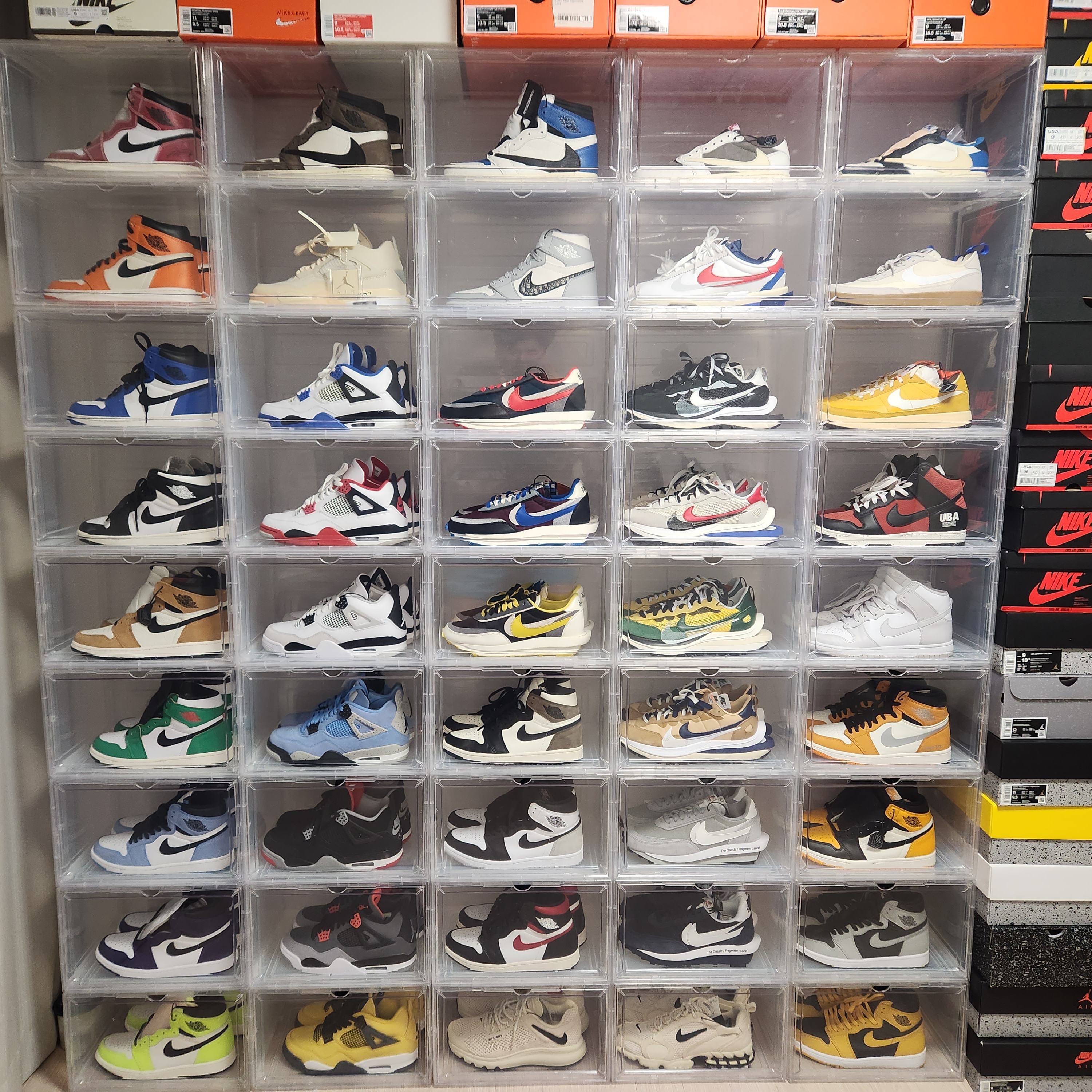 Jordan 1 x Travis Scott Retro Low OG SP Sail and Ridgerock, Jordan 1 x Travis Scott x Fragment Retro Low OG SP Military Blue 착용 스타일