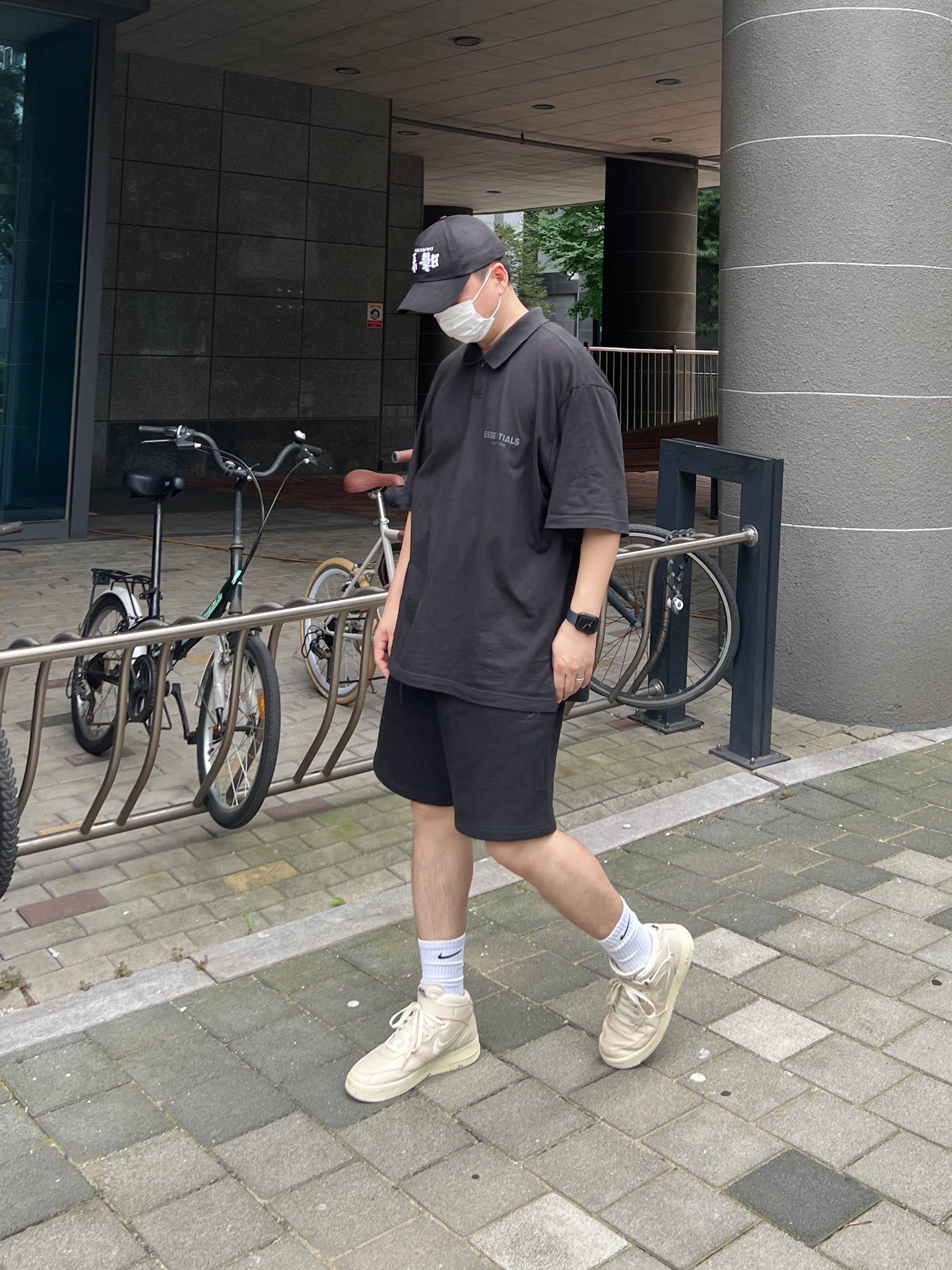 Essentials Short Sleeve Boxy Polo Dark Slate/Stretch Limo/Black - 20SS, Nike x Stussy Air Force 1 '07 Mid SP Fossil 착용 스타일 - 1
