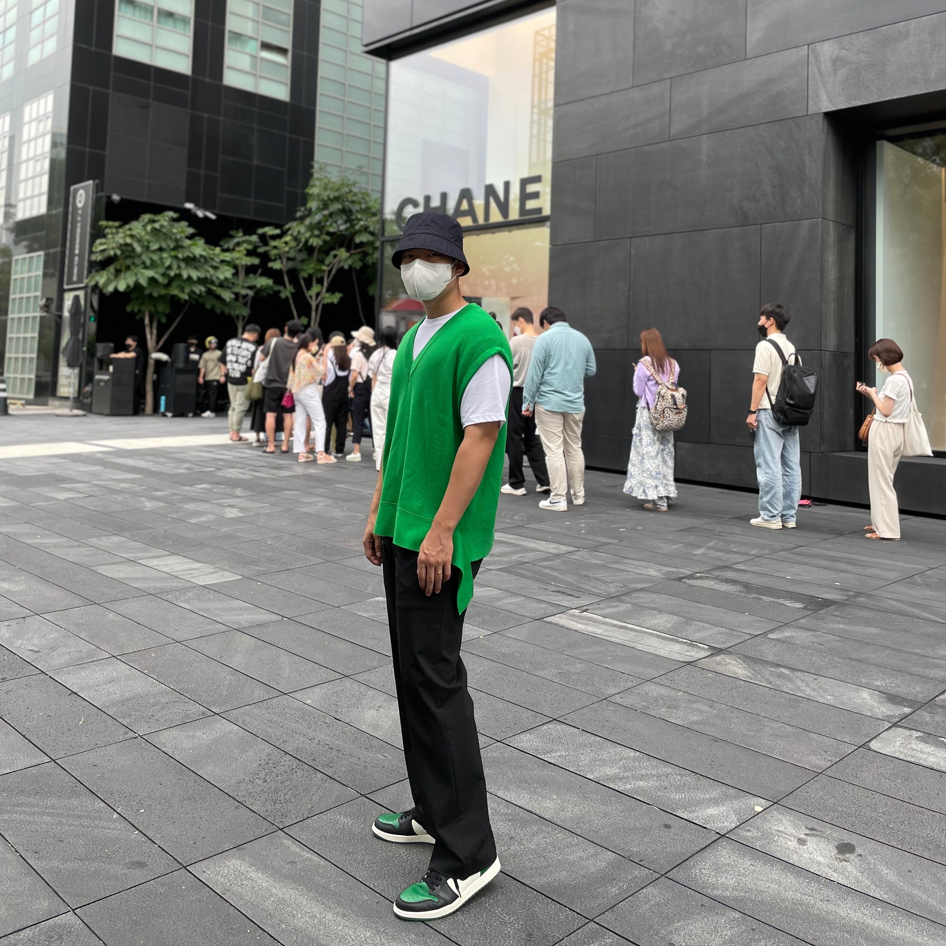 Wooyoungmi Knit Vest Green - 22SS, Jordan 1 Retro High OG Pine Green 착용 스타일