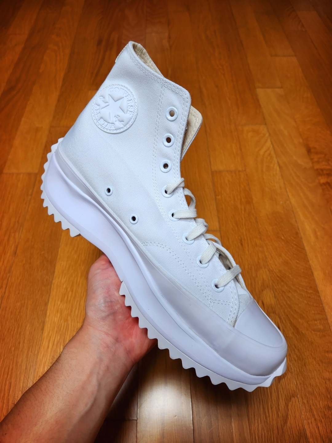Converse Run Star Hike Hi Triple White 착용 스타일 - 2