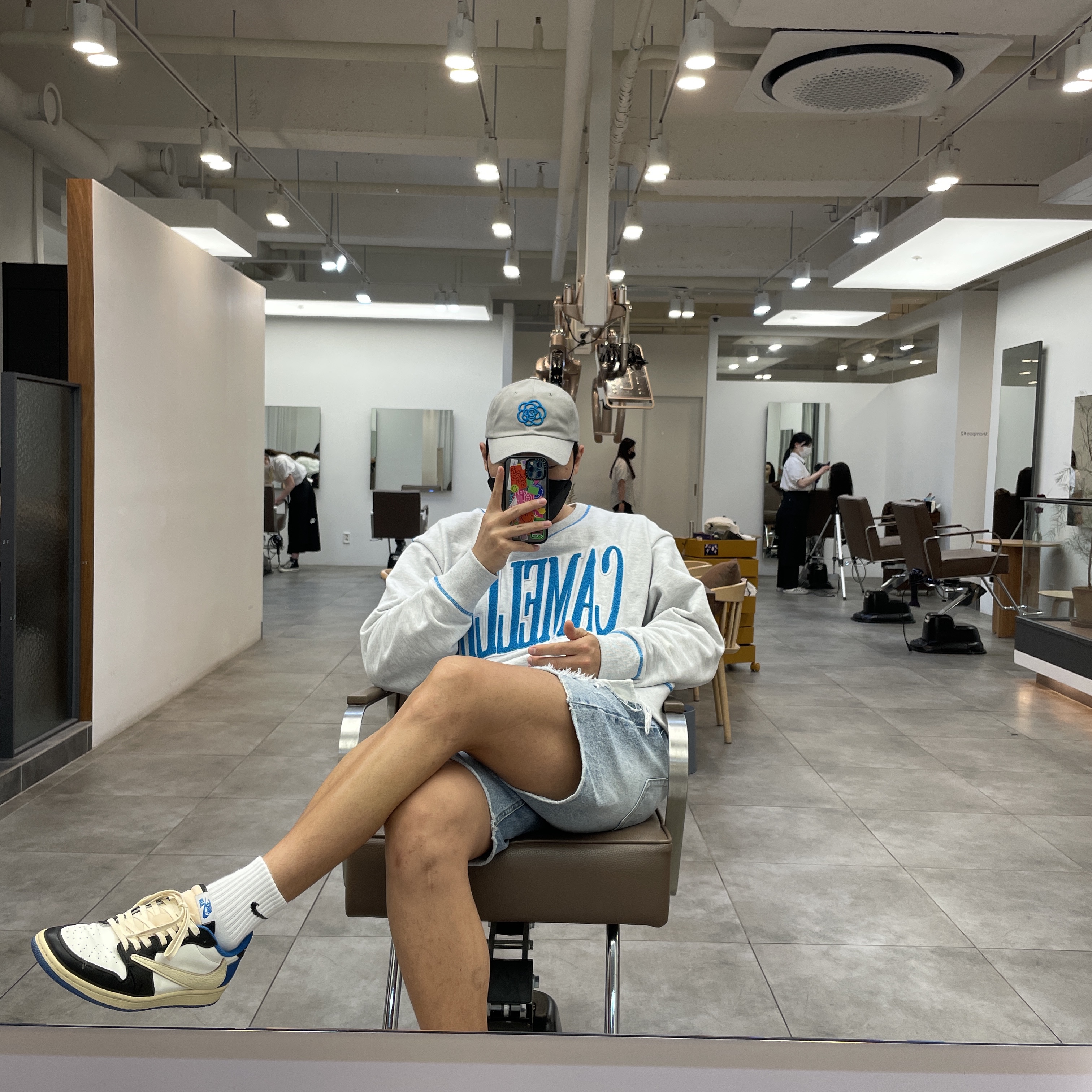 Jordan 1 x Travis Scott x Fragment Retro Low OG SP Military Blue 착용 스타일