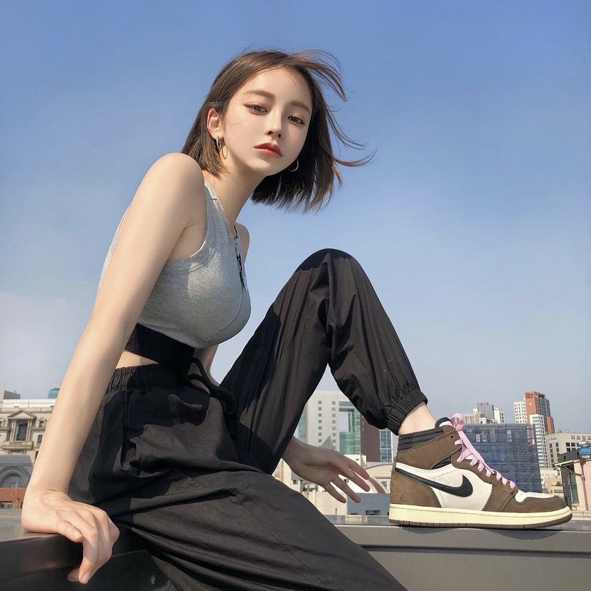 Jordan 1 x Travis Scott Retro High OG SP Mocha 착용 스타일