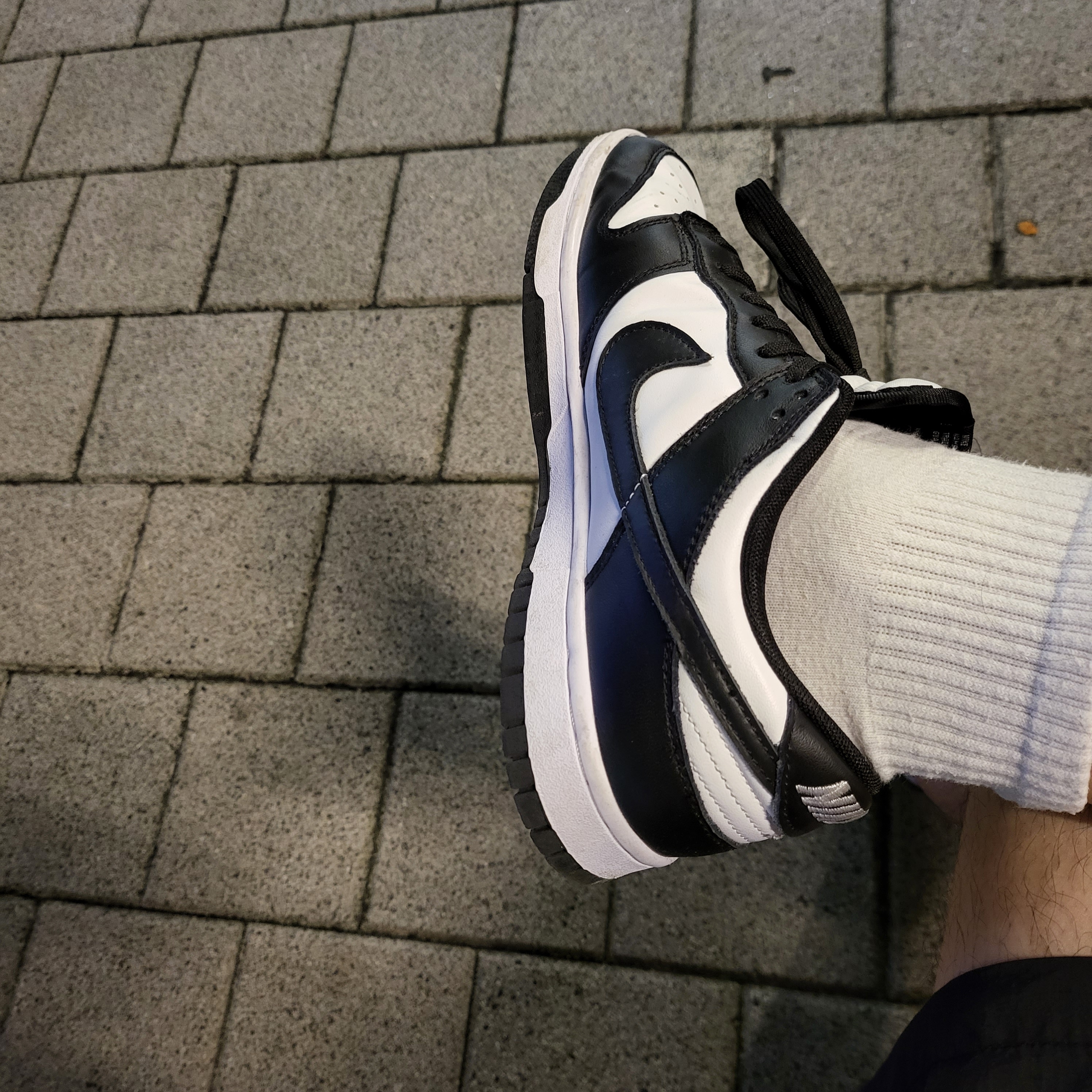 Nike Dunk Low Retro Black 착용 스타일 - 2