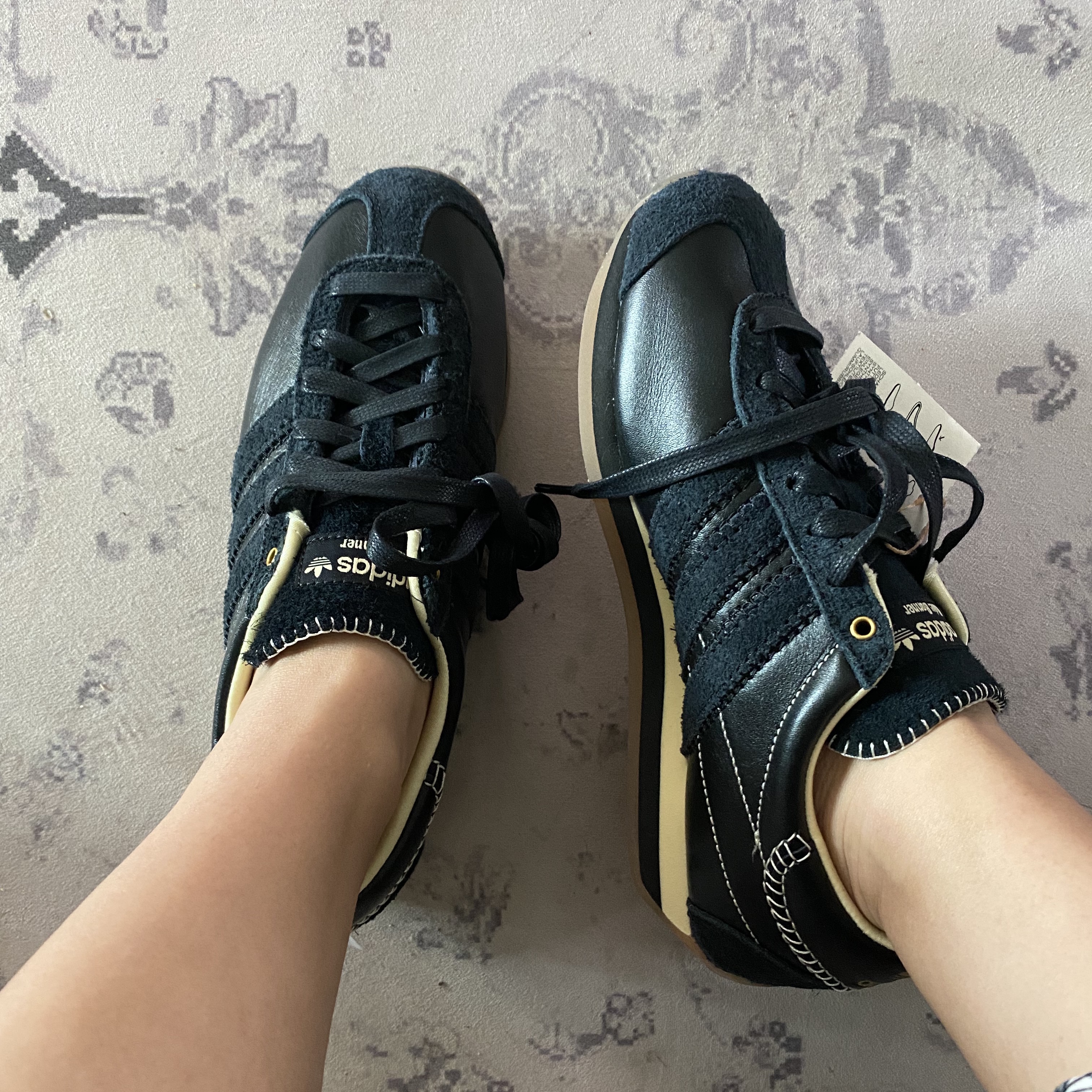 Adidas x Wales Bonner Country Core Black 착용 스타일 - 1