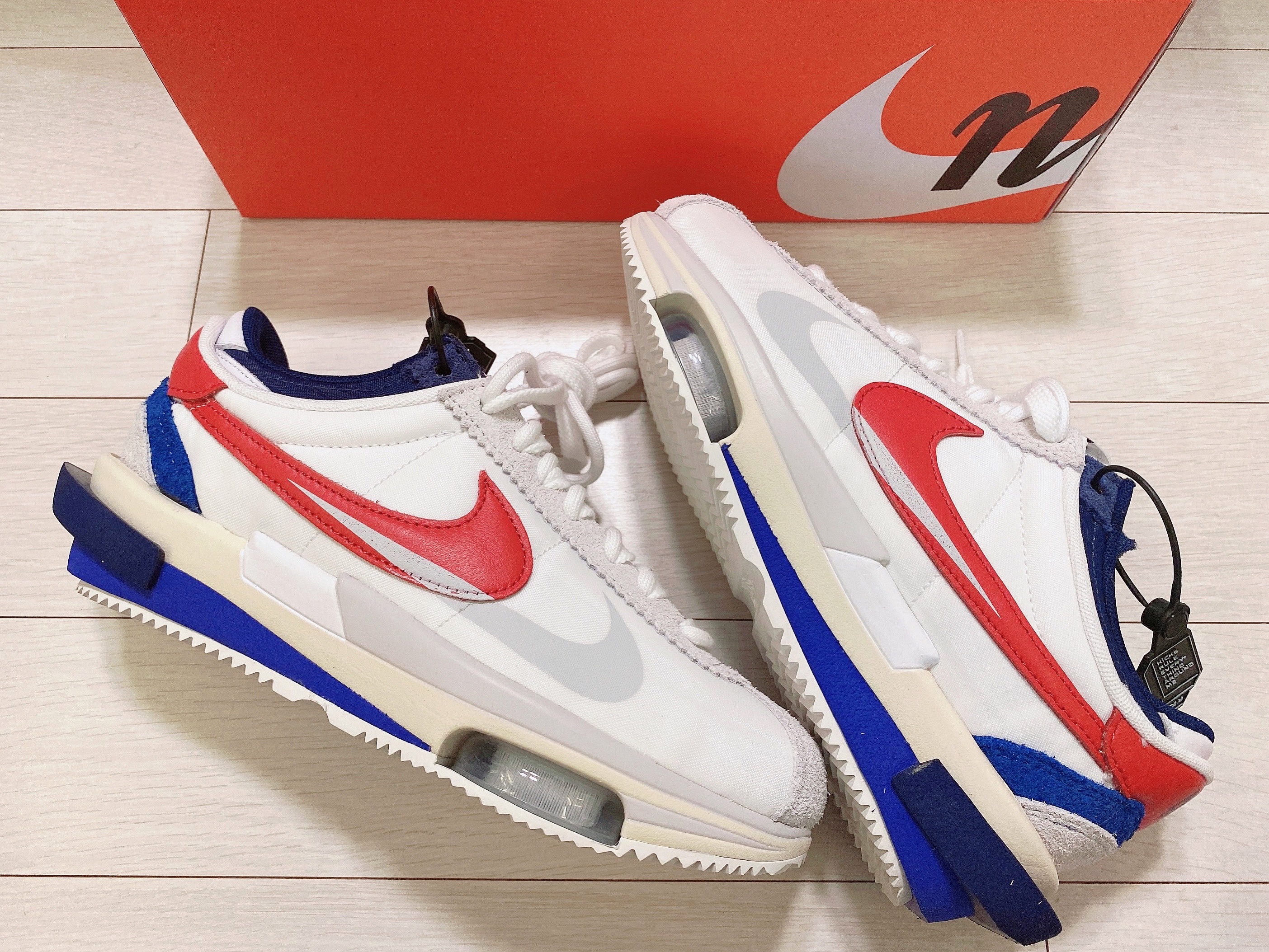 Nike x Sacai Zoom Cortez SP White and University Red 착용 스타일