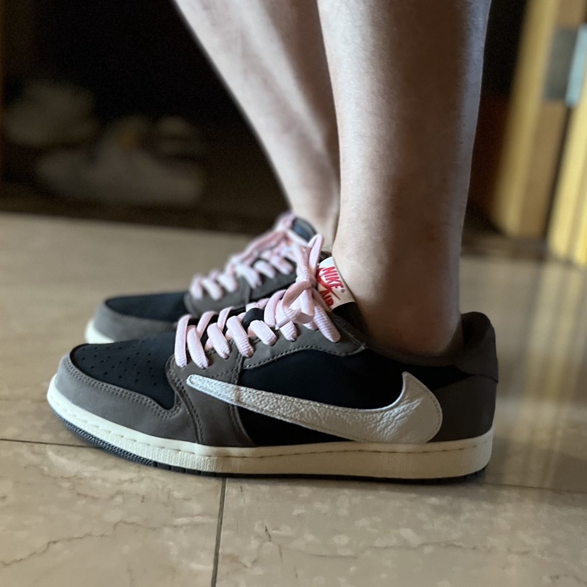 Jordan 1 x Travis Scott Retro Low OG SP Mocha 착용 스타일