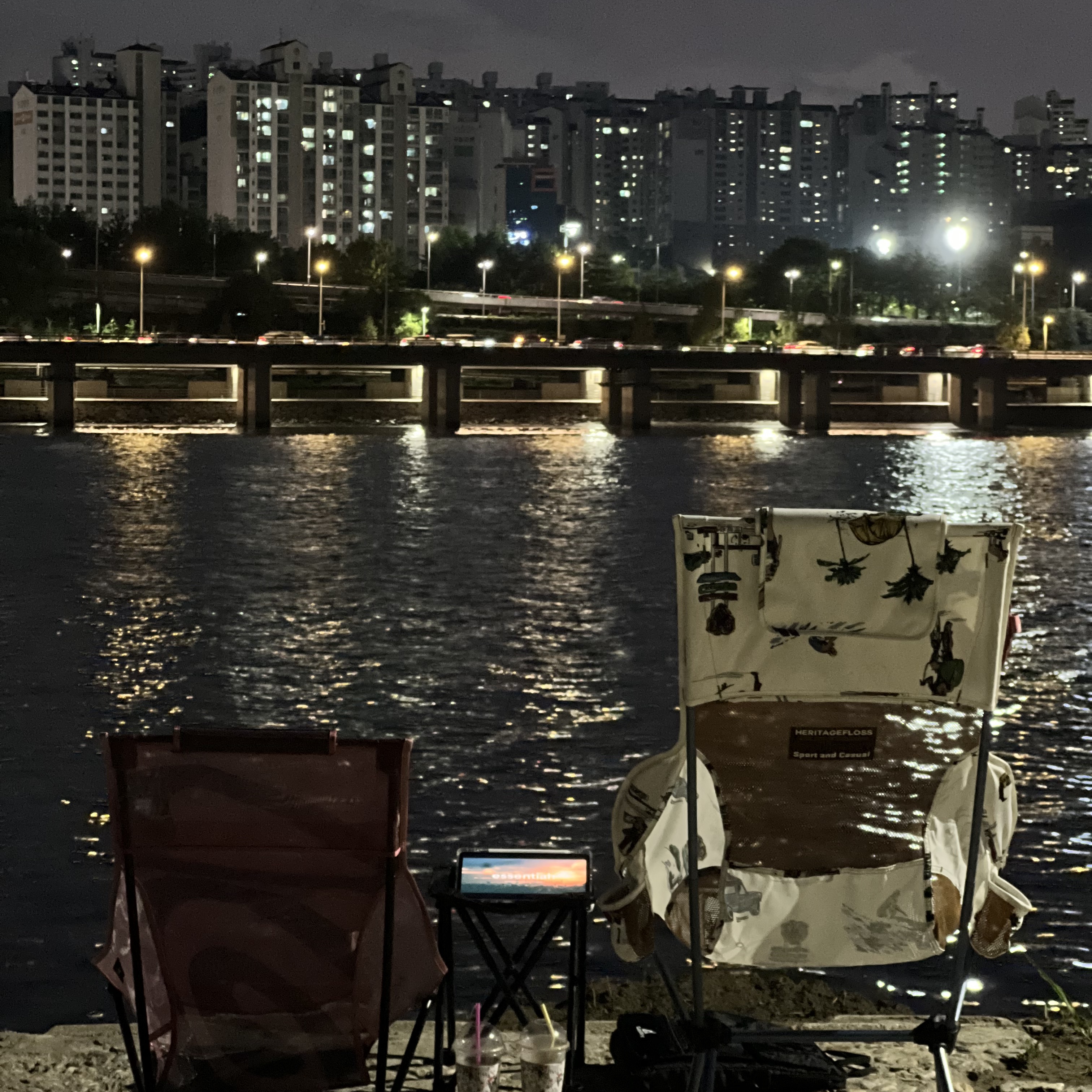 Helinox x Stussy Swirly S Beach Chair Pink, Helinox x Heritagefloss Savanna Chair HF Pattern 착용 스타일