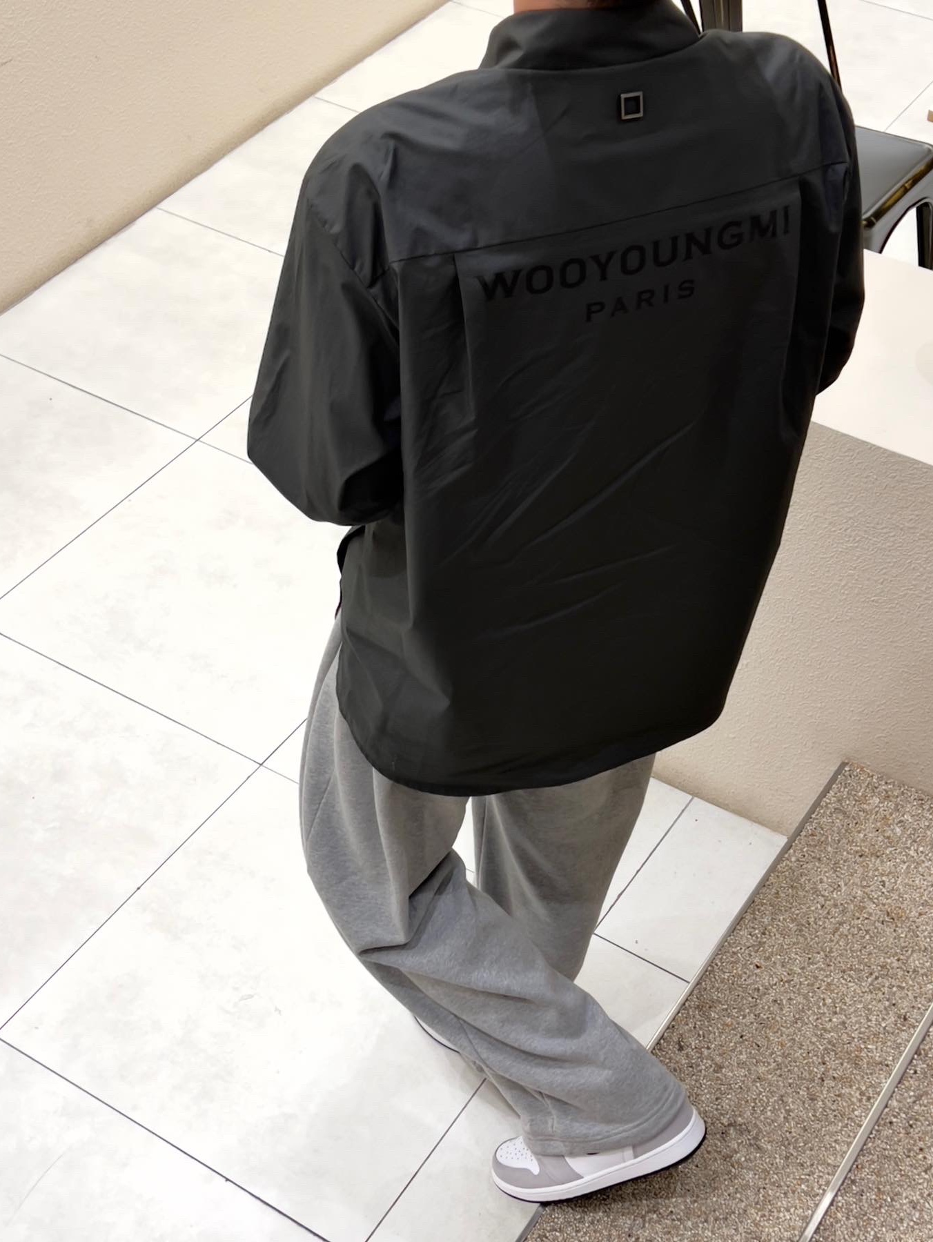 Wooyoungmi Cotton Back Logo Shirt Grey - 22FW, Jordan 1 Retro High OG Light Smoke Grey 착용 스타일
