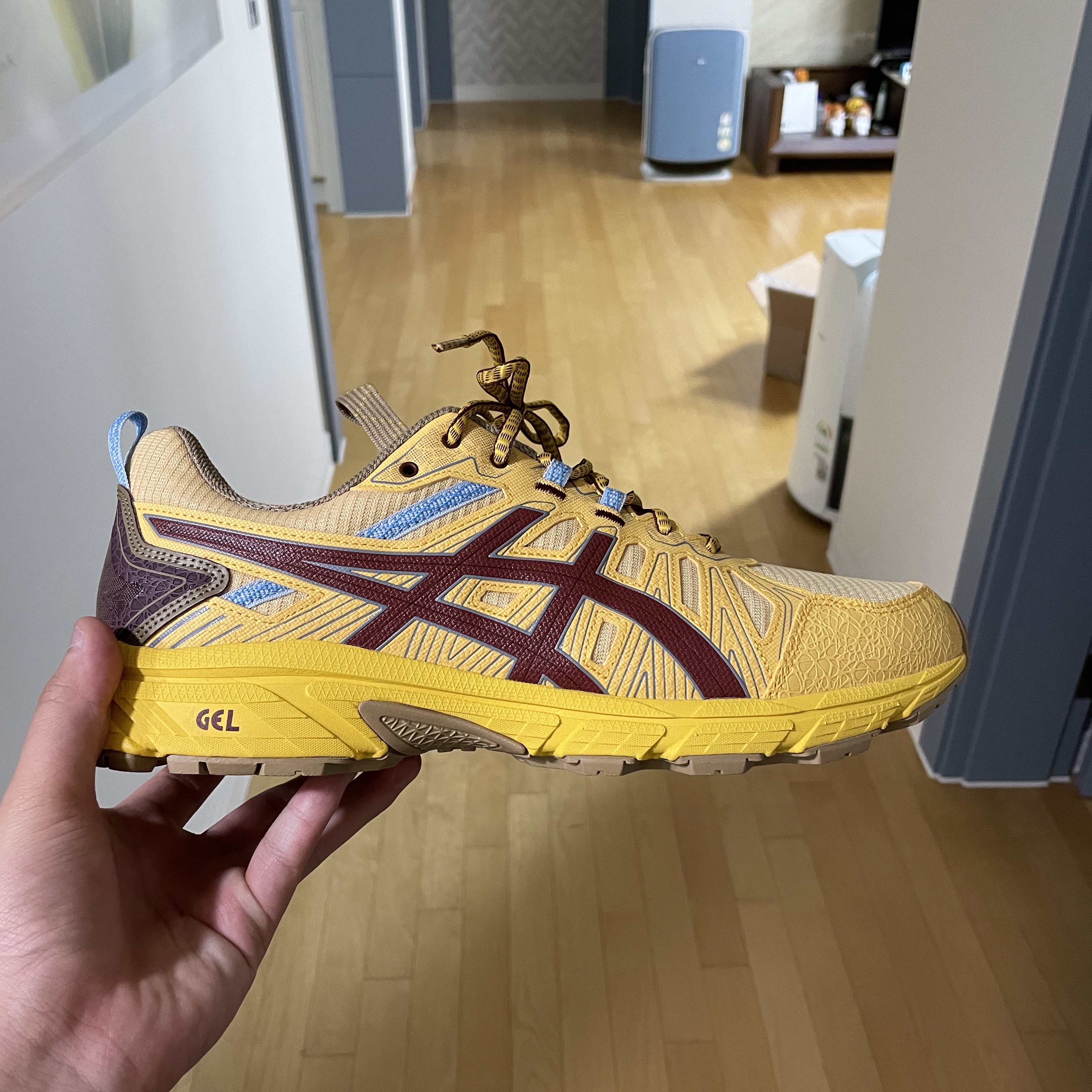Asics HN1-S Gel-Venture 7 Yellow Ox Brown 착용 스타일 - 2