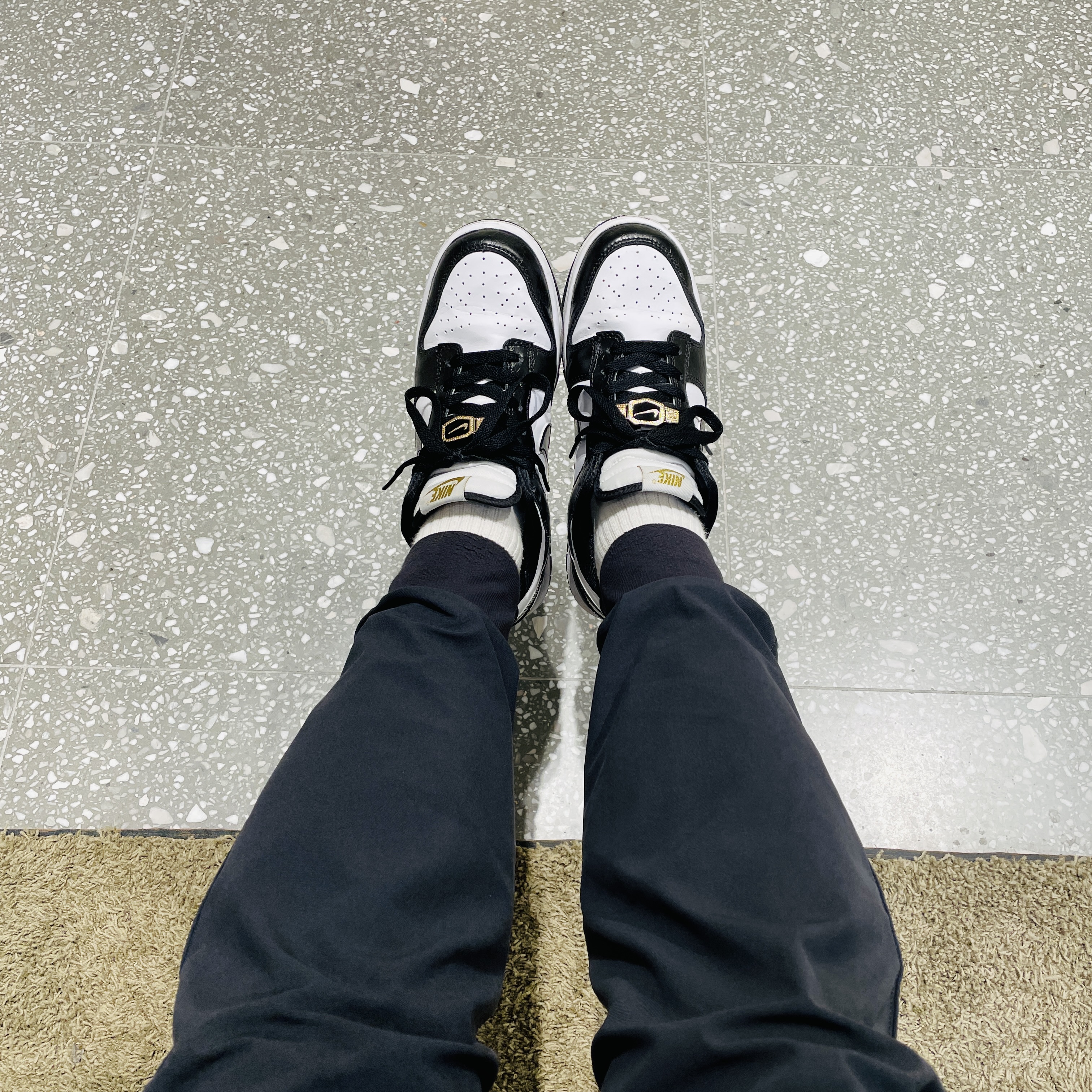 Nike Dunk Low Retro SE Black 착용 스타일 - 2