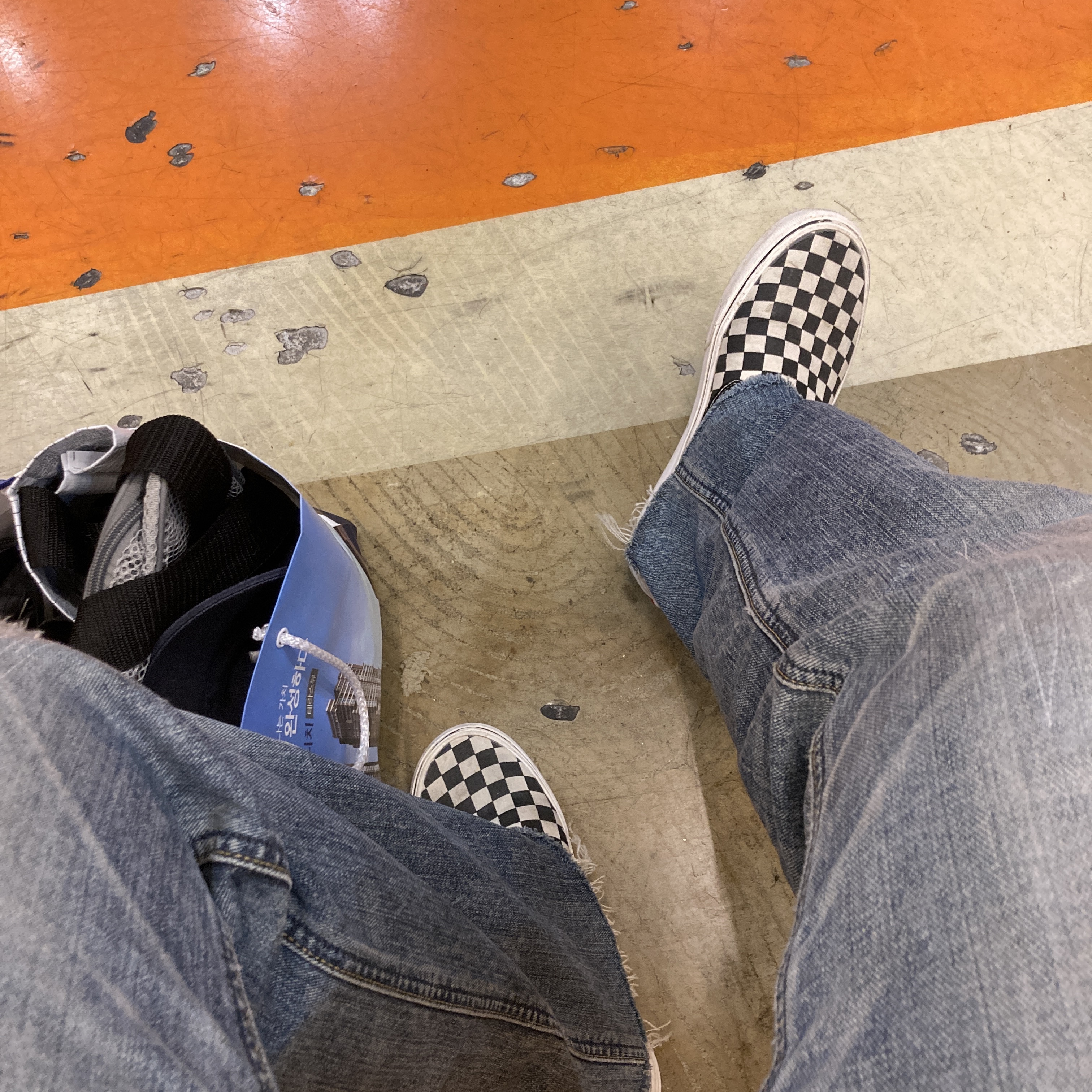 Vans Slip-On Checkerboard 착용 스타일