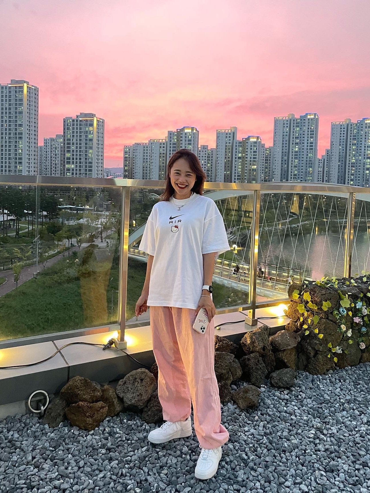 Nike x Hello Kitty NRG Air T-Shirt White - Asia, Nike x Supreme Air Force 1 Low White 착용 스타일 - 1
