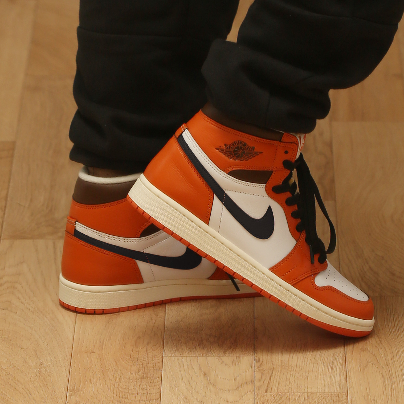 (W) Jordan 1 Retro High OG Starfish 착용 스타일 - 1