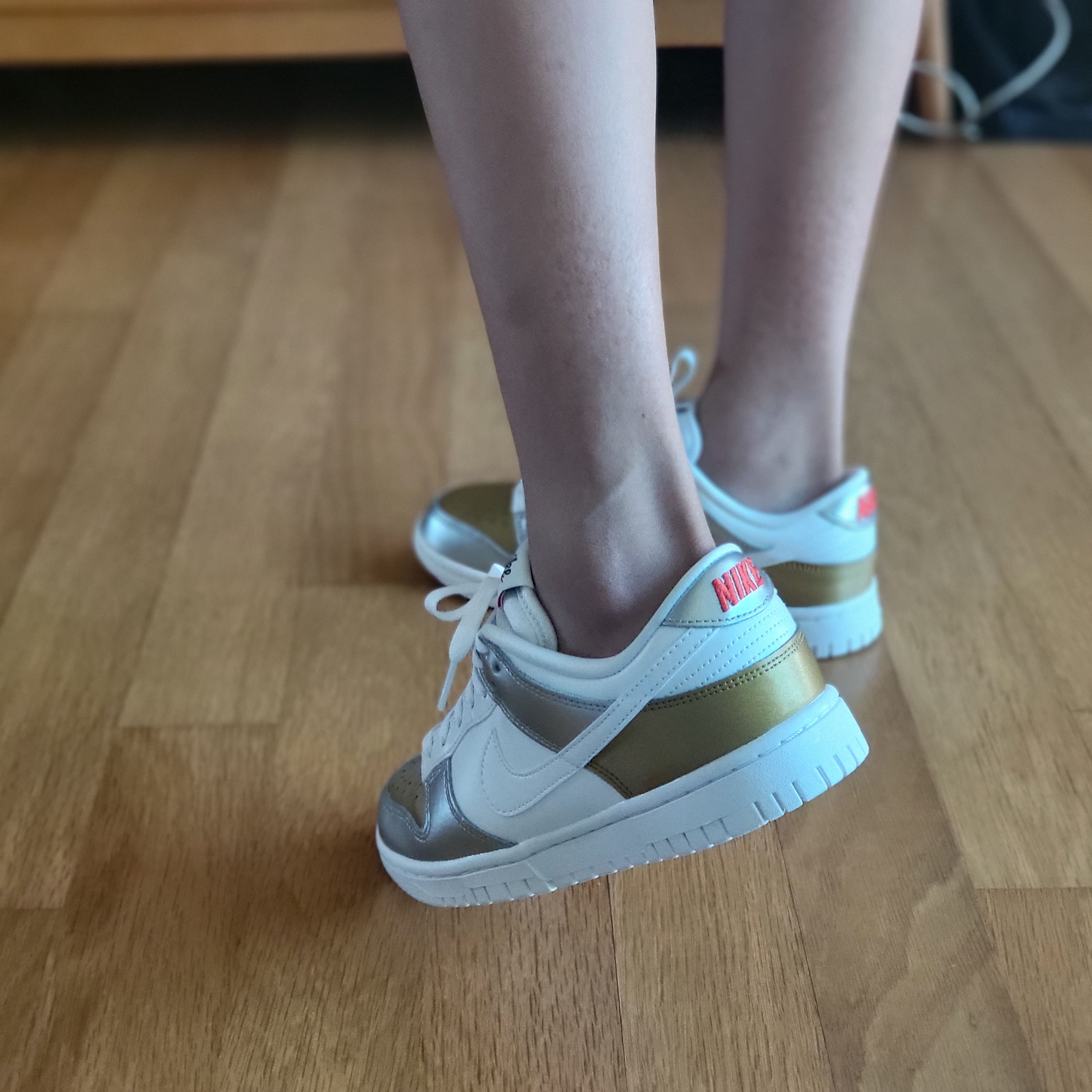 (W) Nike Dunk Low SE Heirloom 착용 스타일 - 2