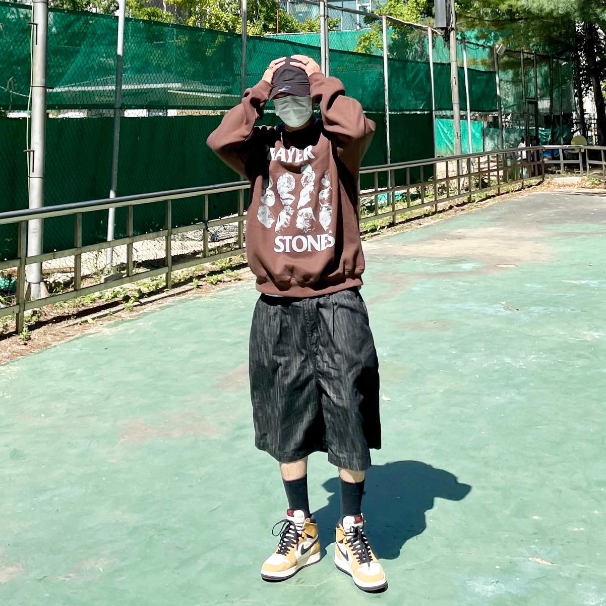 New Era x Murakami Takashi Ohana Unstructured Cap Black, Jordan 1 Retro High Rookie of the Year 착용 스타일 - 1