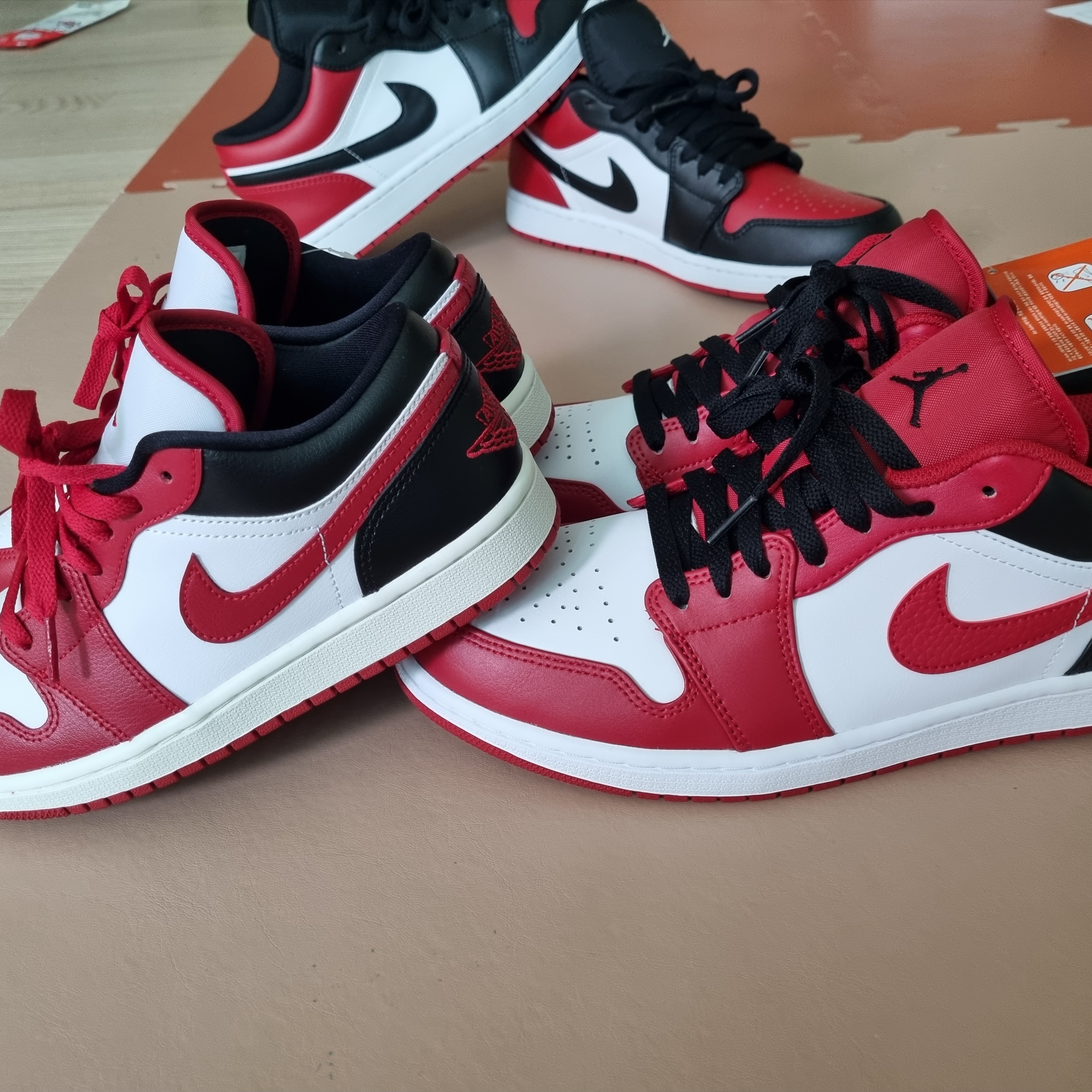 (W) Jordan 1 Low White Gym Red, Jordan 1 Low White Gym Red Black 착용 스타일 - 5