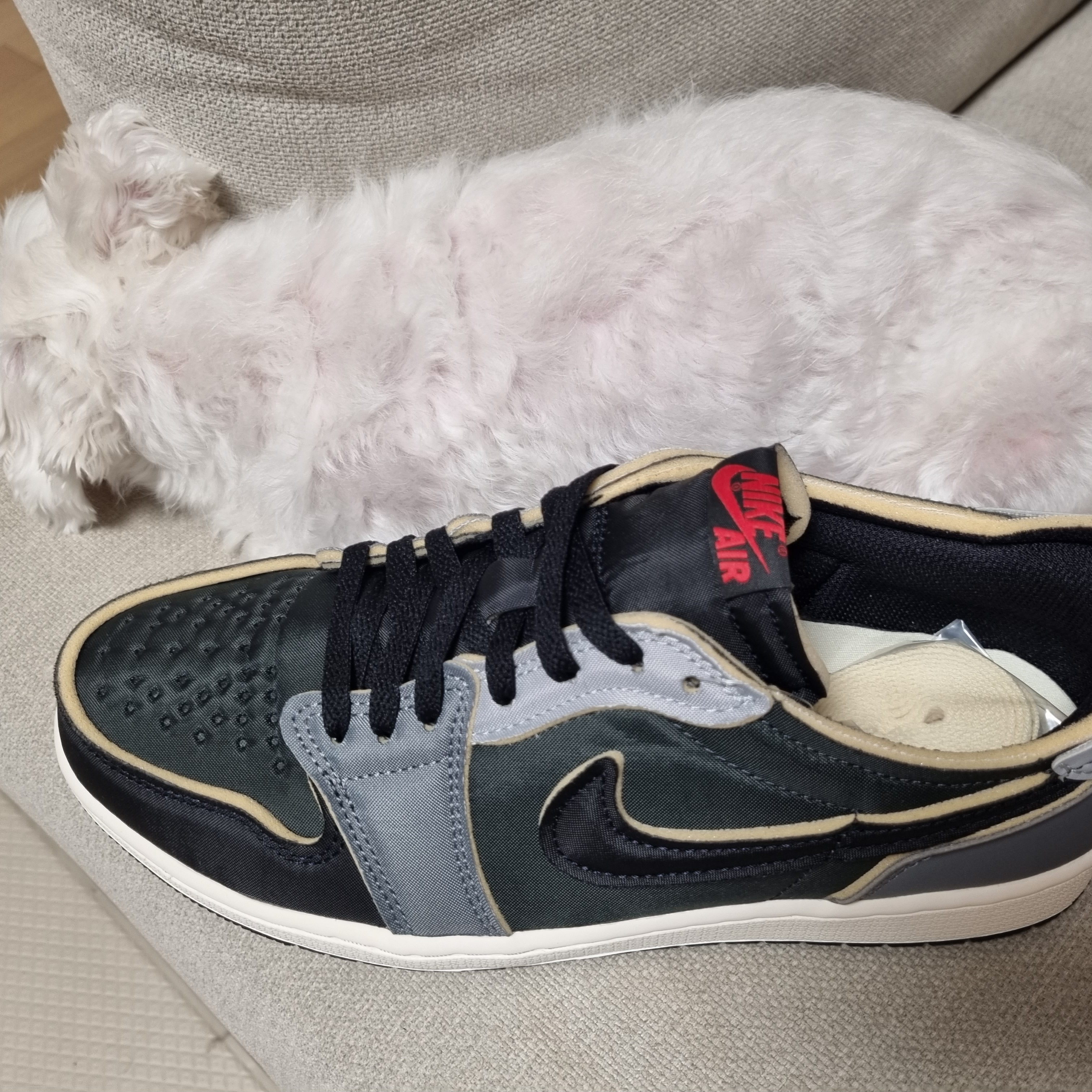 Jordan 1 Retro Low OG EX Black and Smoke Grey 착용 스타일