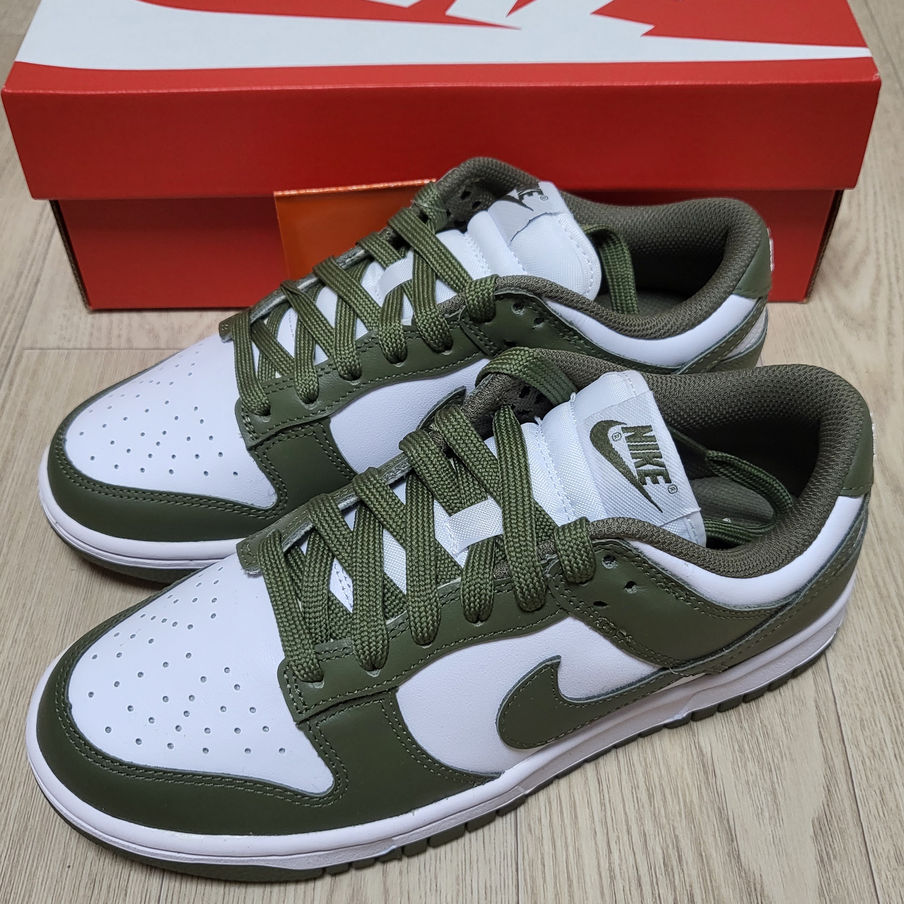 (W) Nike Dunk Low Medium Olive 착용 스타일