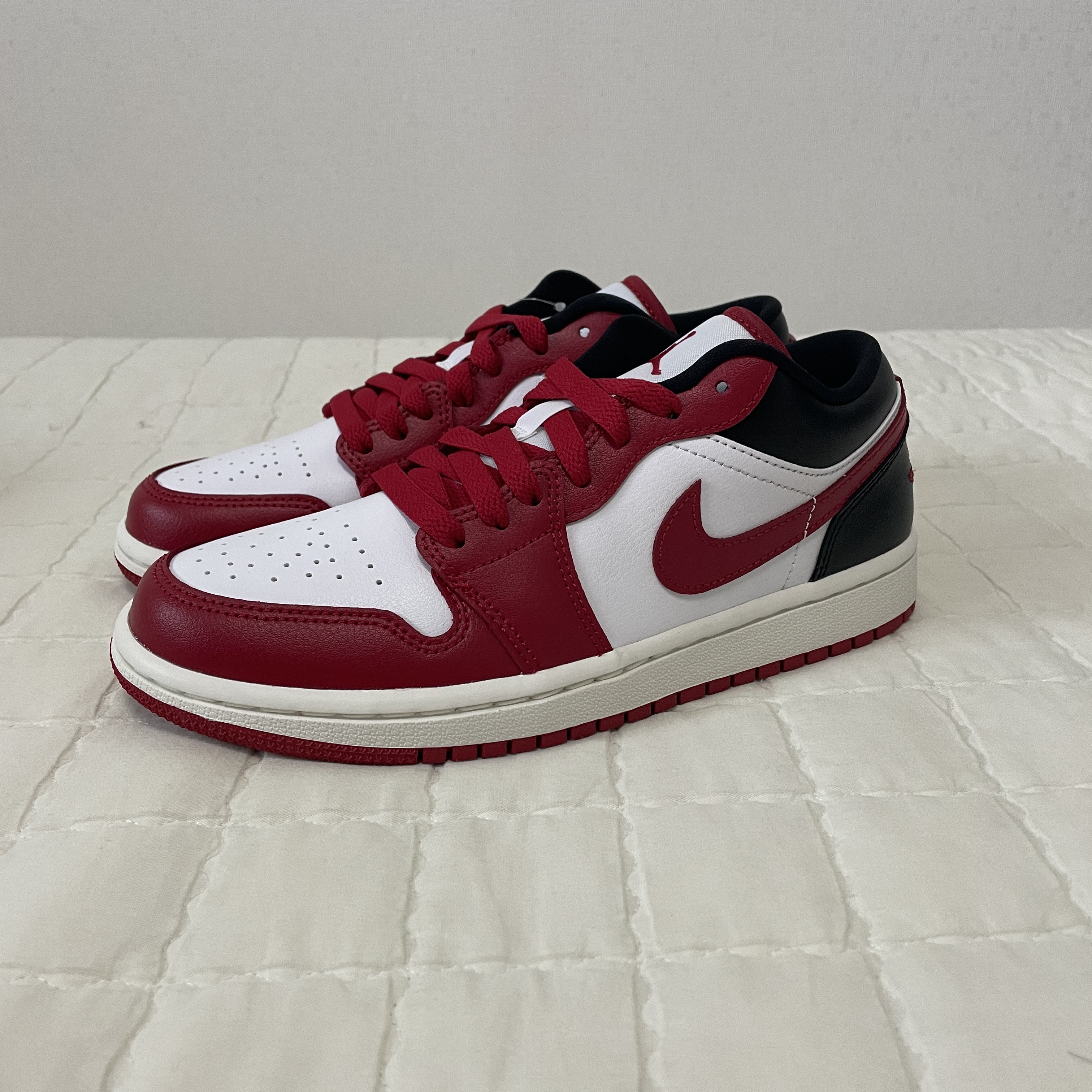 (W) Jordan 1 Low White Gym Red 착용 스타일 - 3