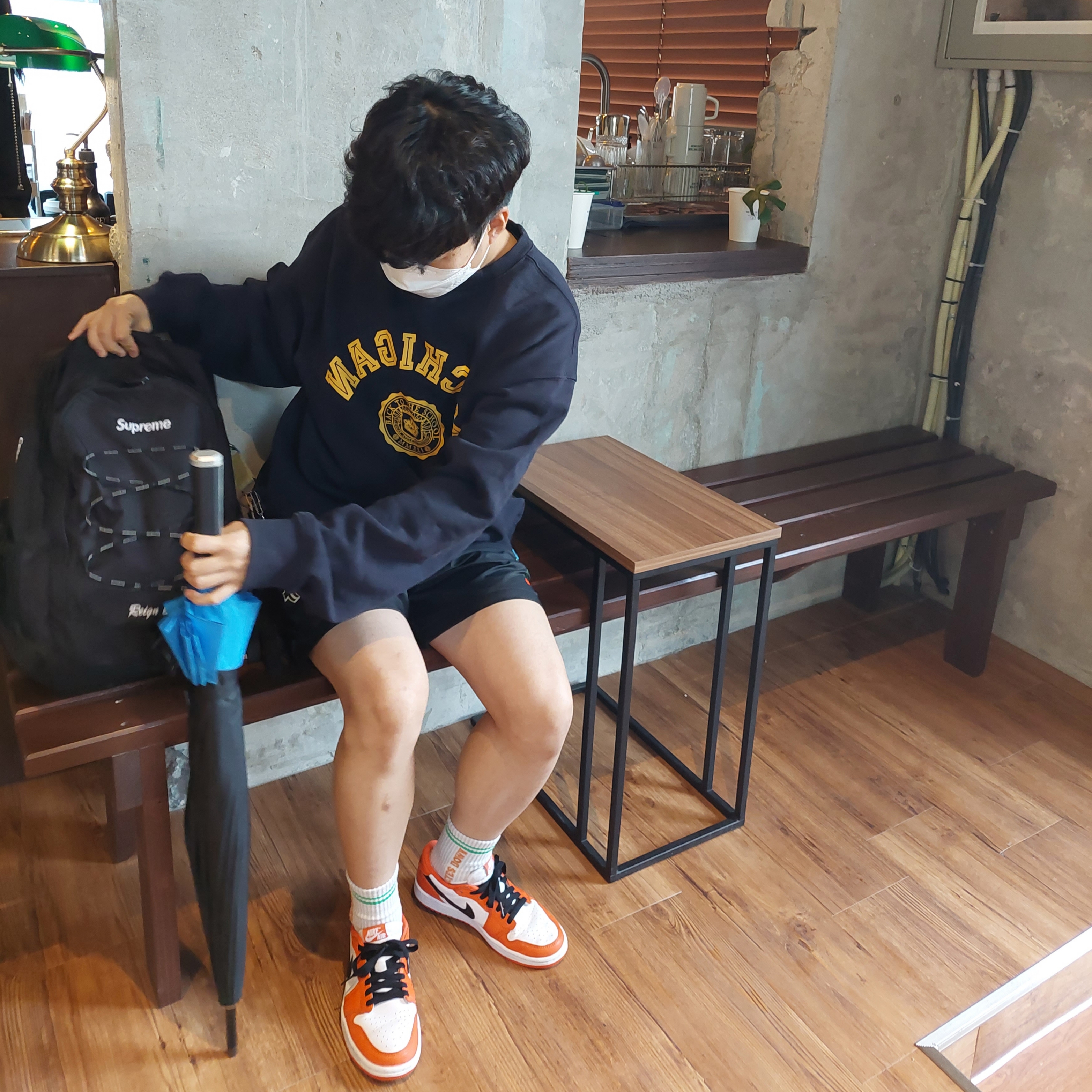 (W) Jordan 1 Low OG Starfish, Supreme Backpack Black - 22SS 착용 스타일