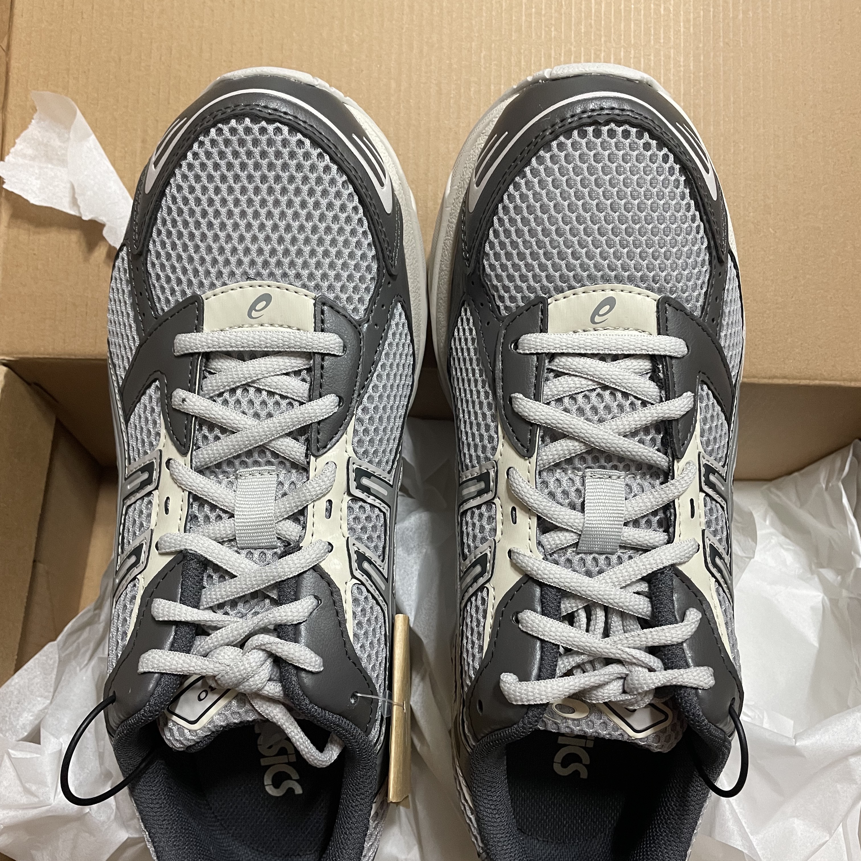 Asics Gel-1130 Oyster Grey Clay Grey 착용 스타일 - 1