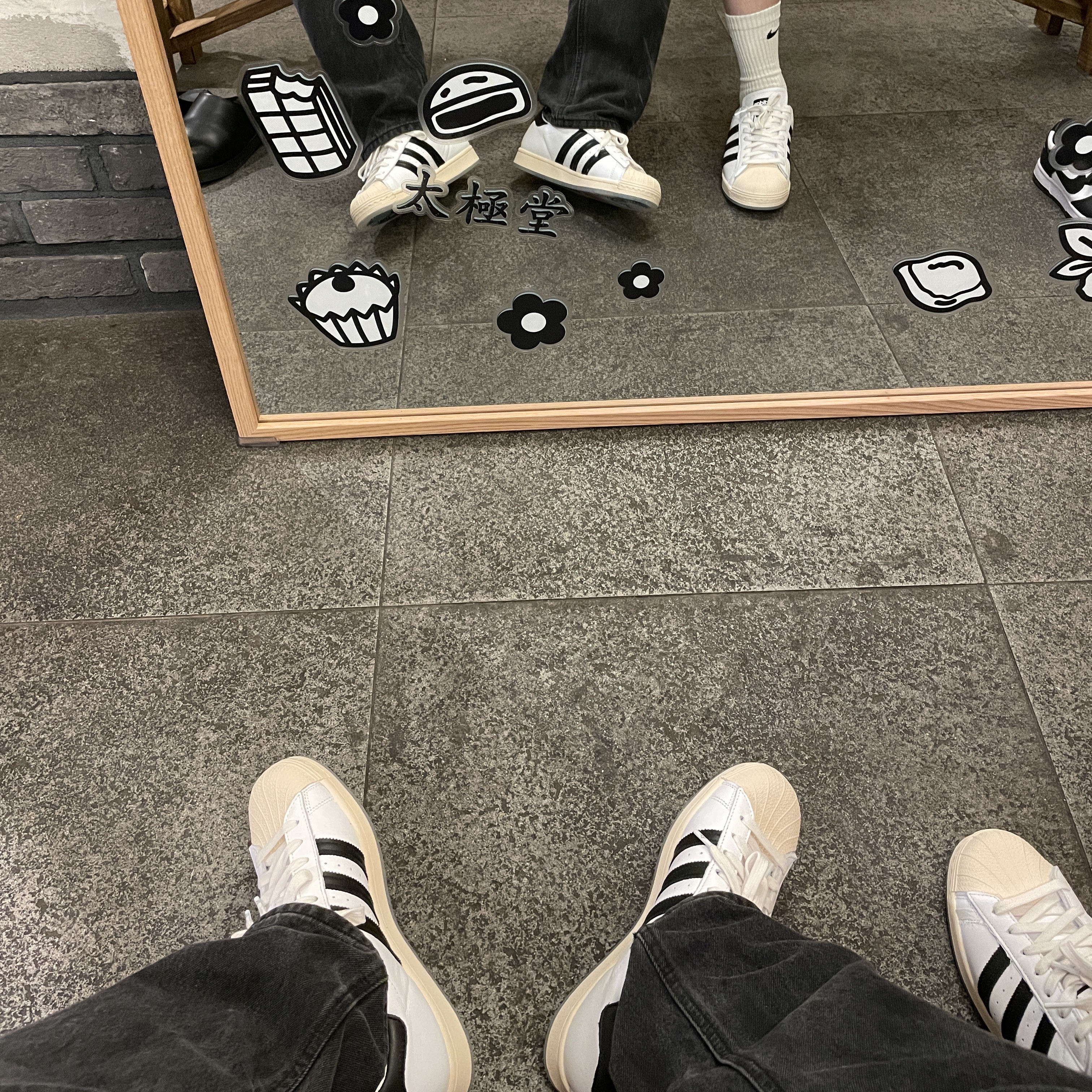 Adidas x Taegeukdang Superstar White Black 착용 스타일
