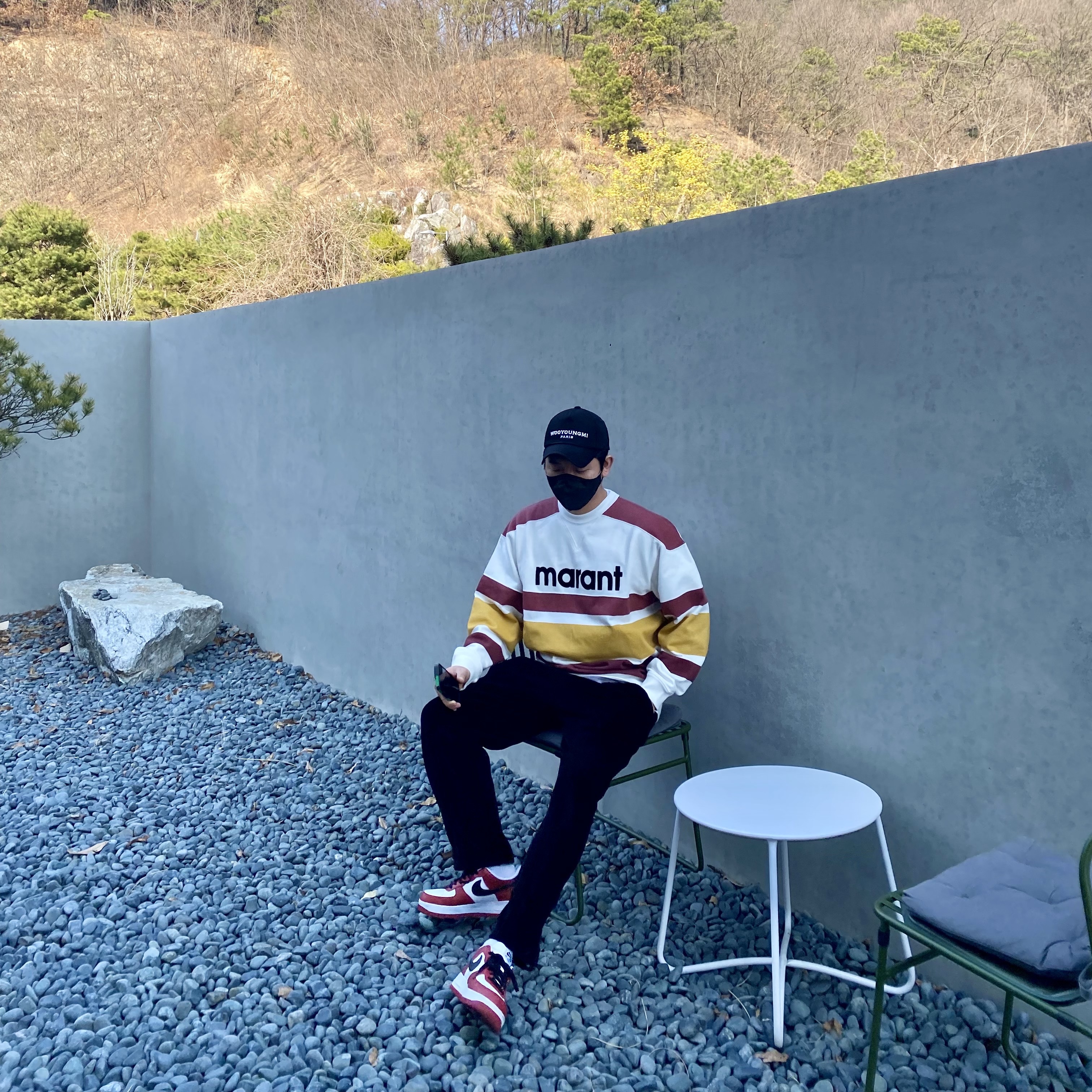 Wooyoungmi White Embroidered Logo Ball Cap Black, Isabel Marant Meyoan Striped Logo Sweatshirt Burgundy - 22SS 착용 스타일