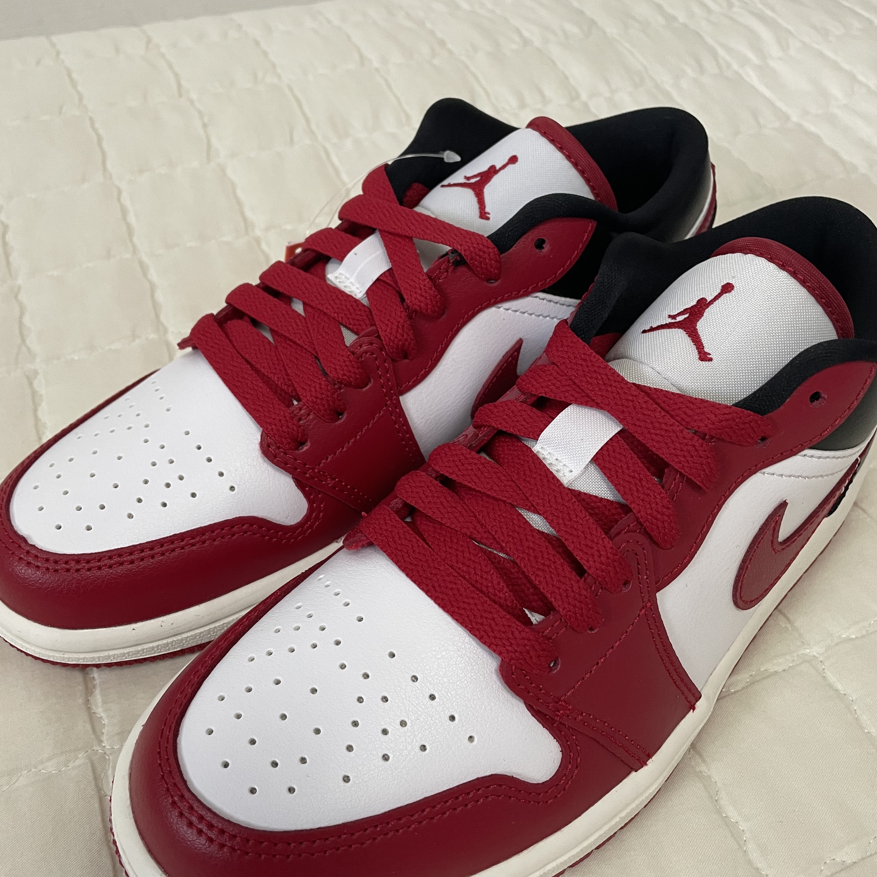 (W) Jordan 1 Low White Gym Red 착용 스타일 - 4