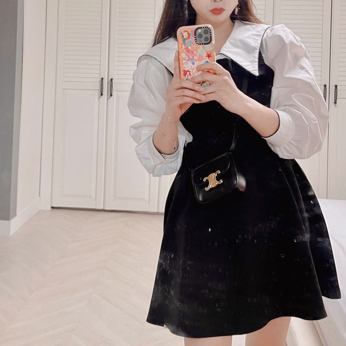 Celine Mini Claude in Shiny Calfskin Black 착용 스타일
