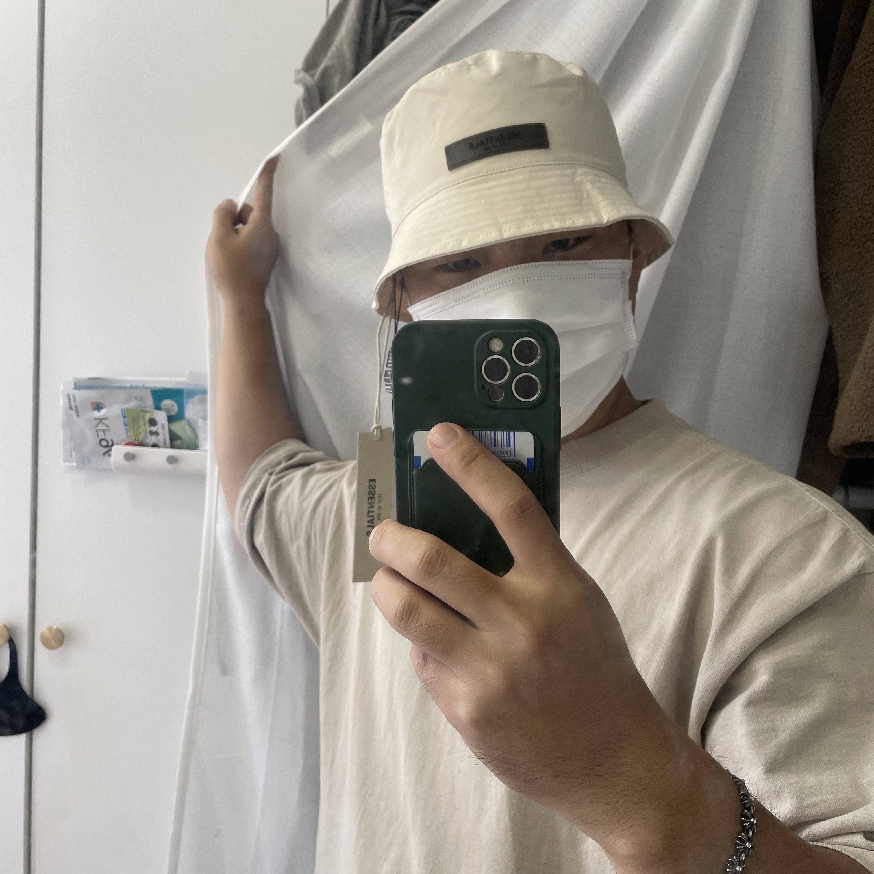 Essentials Bucket Hat Egg Shell - 22FW 착용 스타일